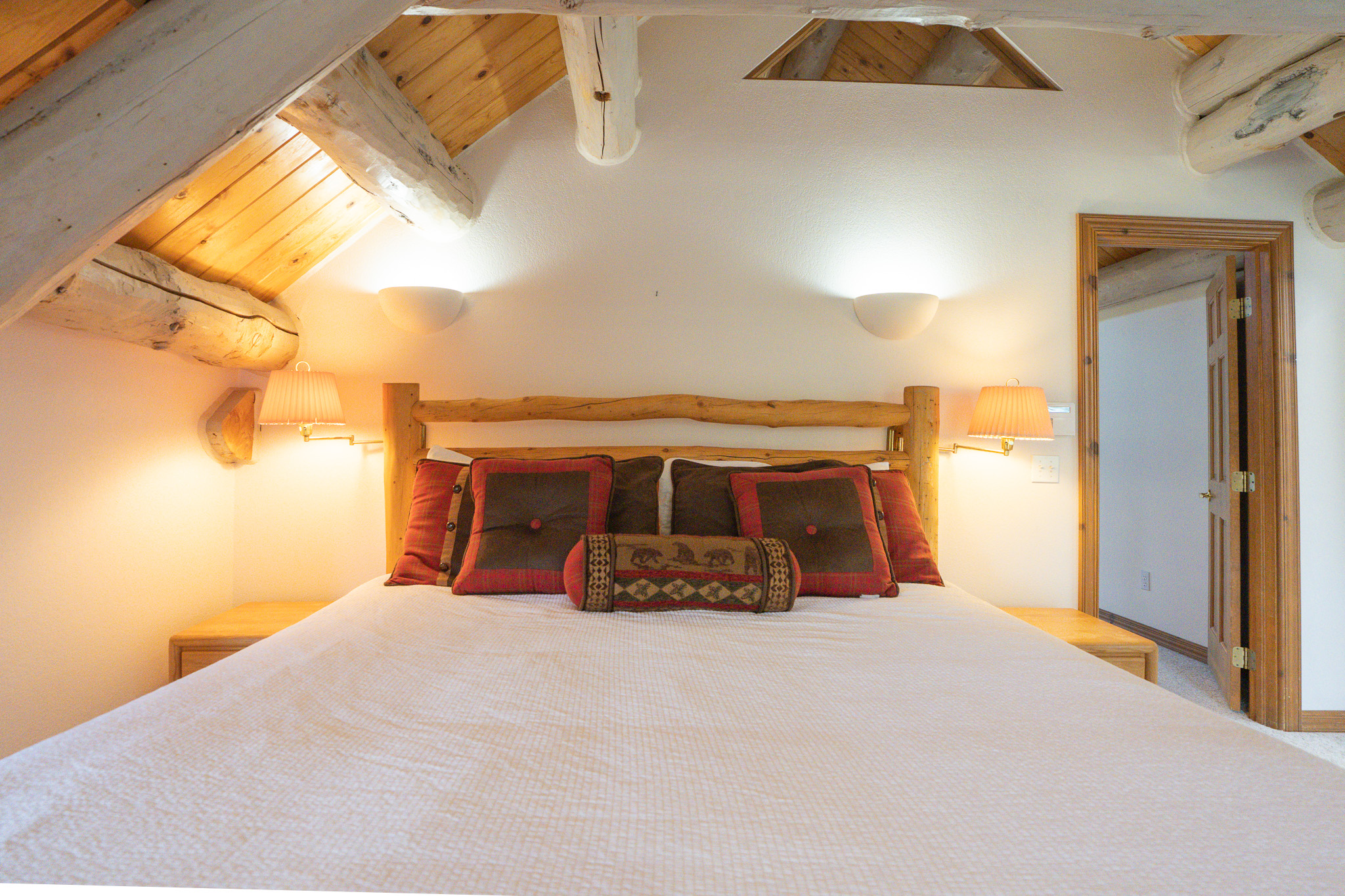 Log Home - Dog Friendly - Mtn. Views - 10 min. to Breck | Photo 4