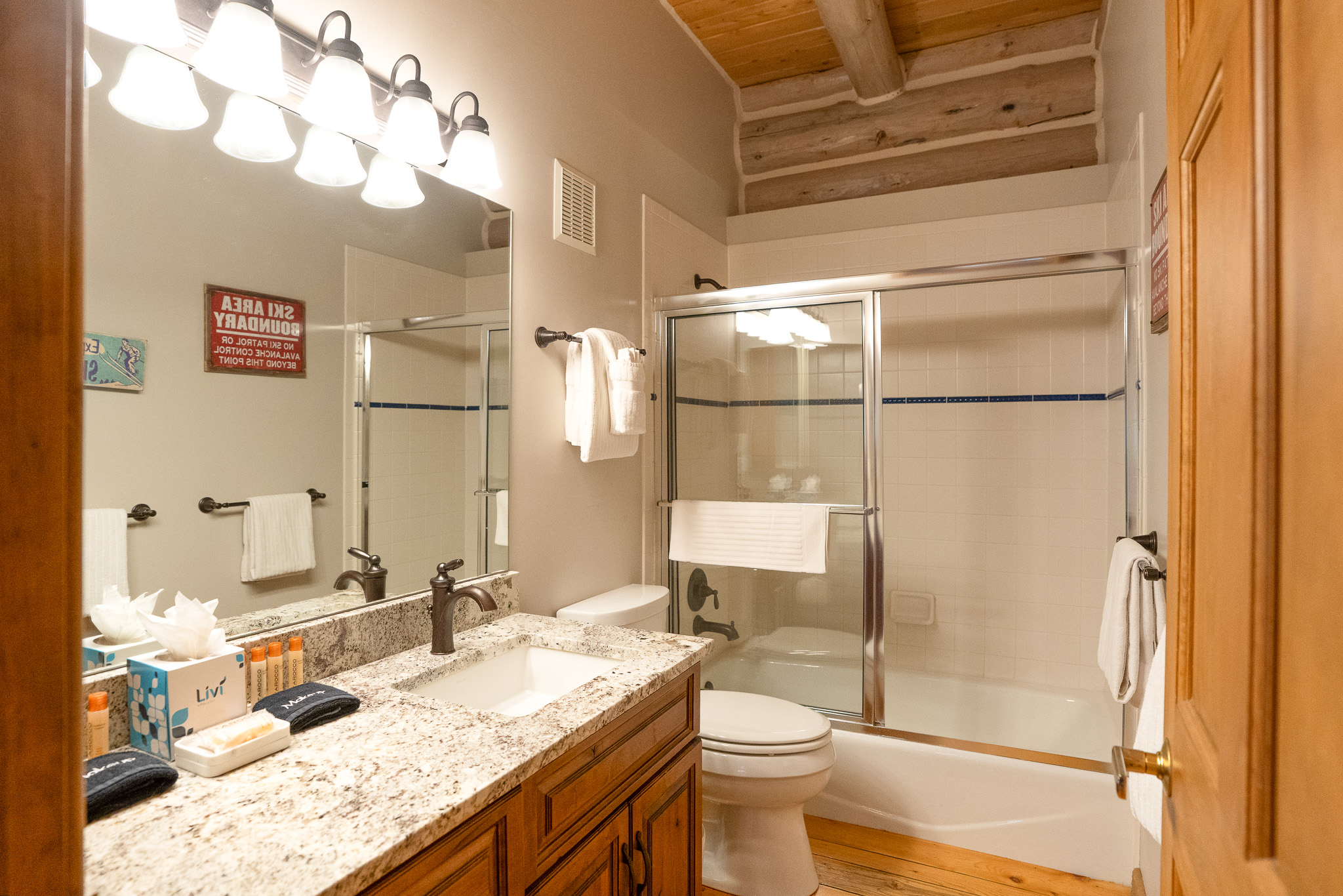 Log Home - Dog Friendly - Mtn. Views - 10 min. to Breck | Photo 30