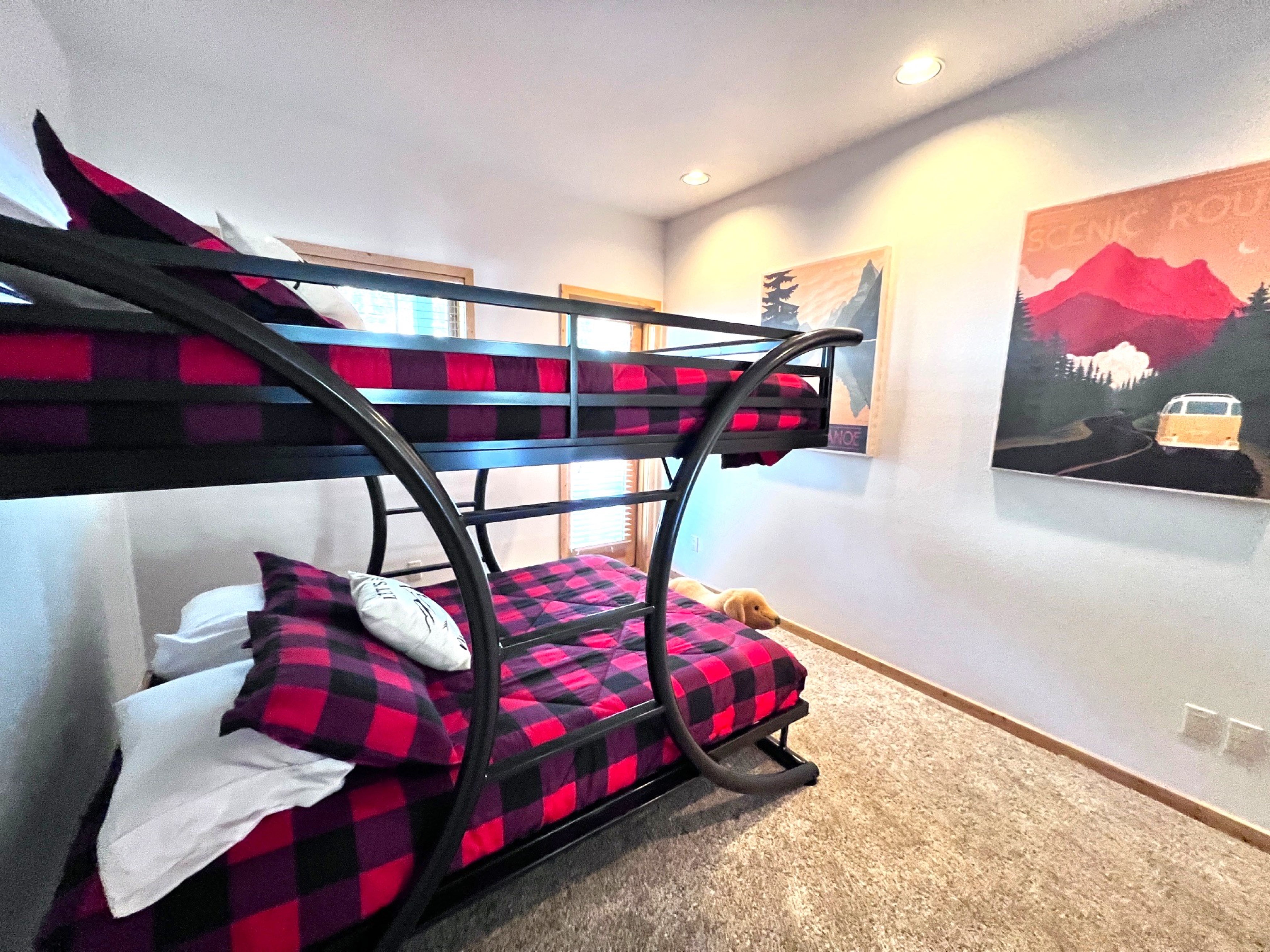 Twin Elk Mount Lincoln Condo - Ski-In - Hot Tub - Walk to Main St! | Photo 17