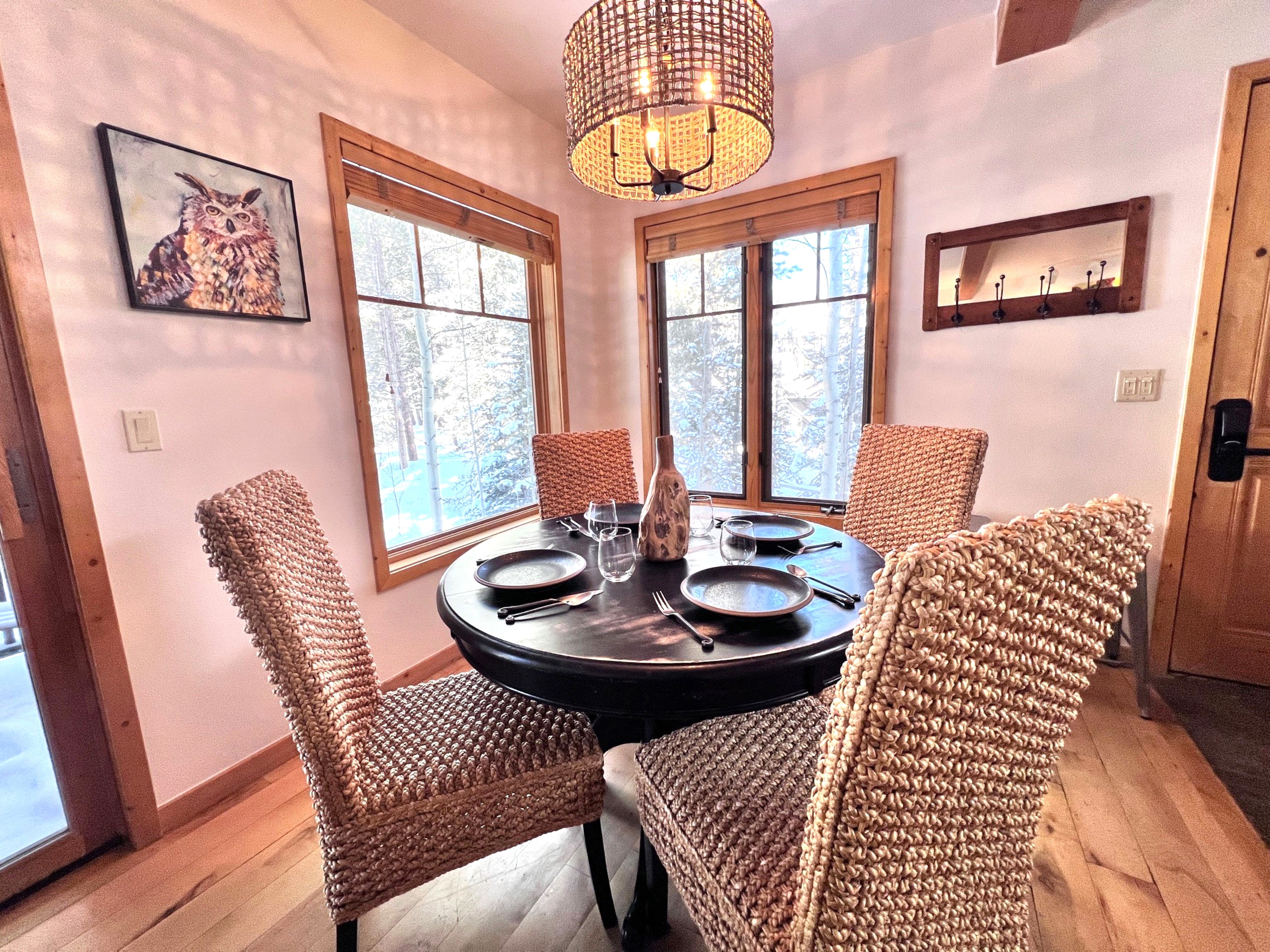 Twin Elk Mount Lincoln Condo - Ski-In - Hot Tub - Walk to Main St! | Photo 7