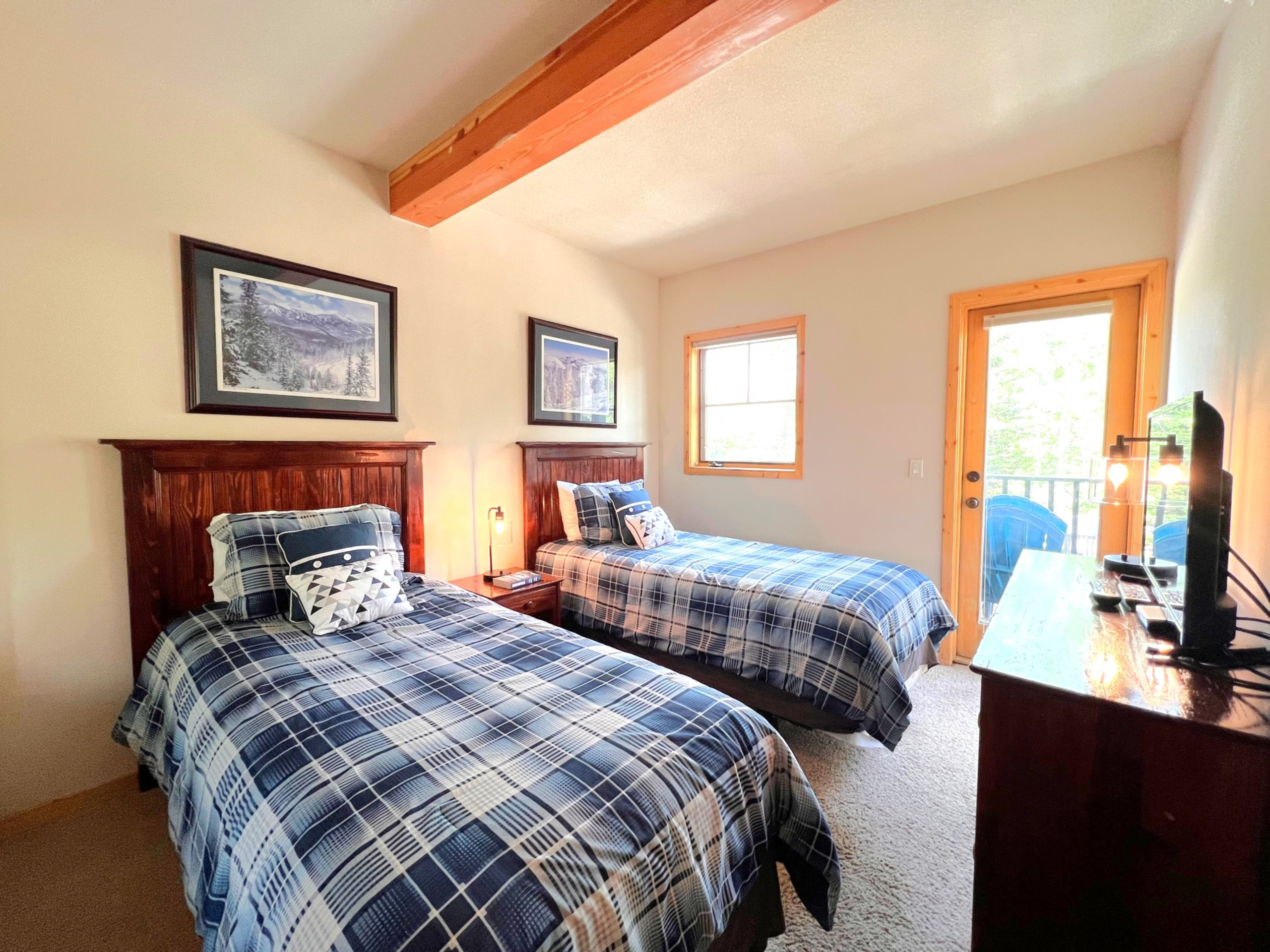 Twin Elk Mount Bross Condo - Ski-In - Walk to Main St - Hot Tub | Photo 27
