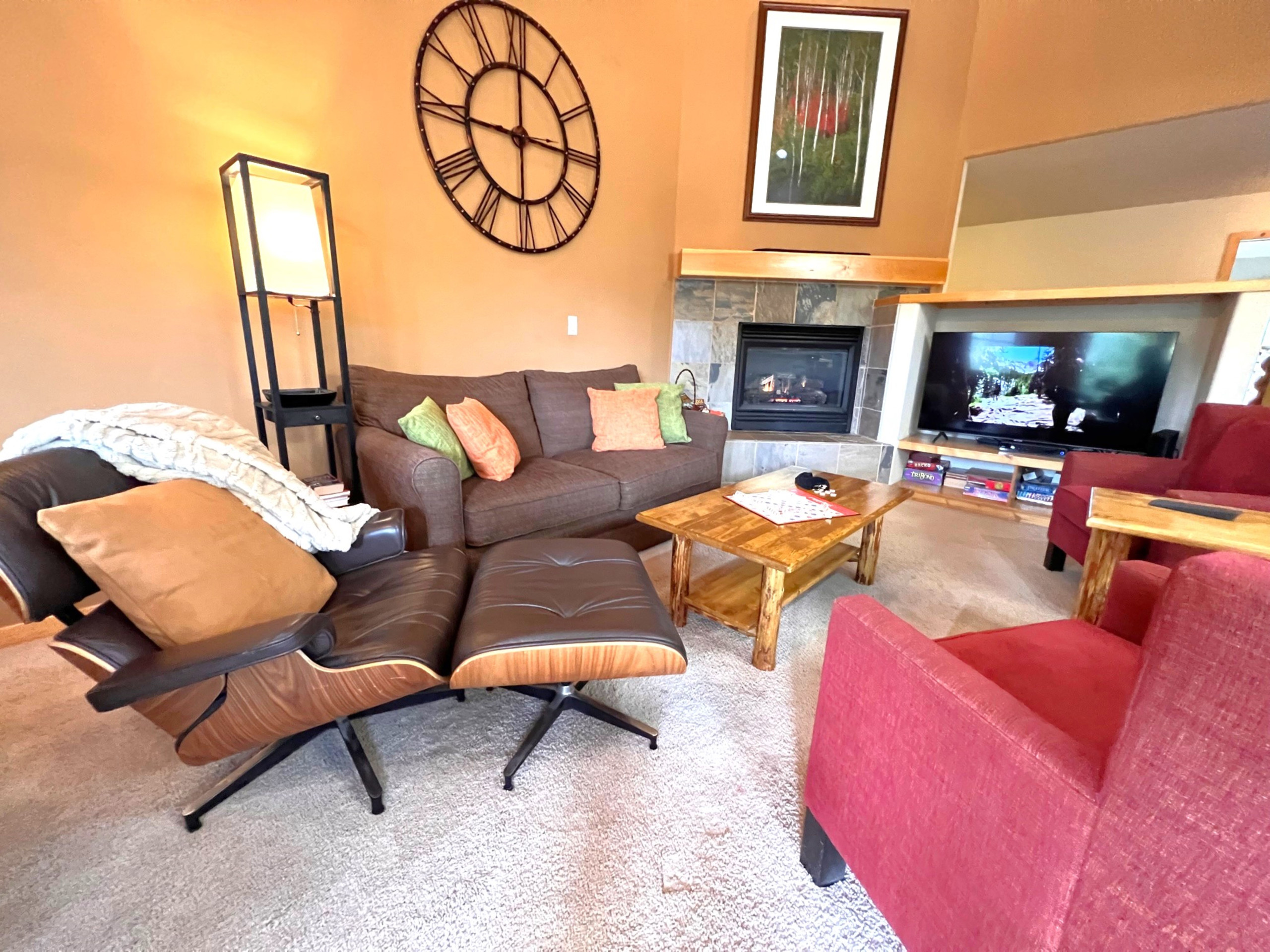 Twin Elk Mount Bross Condo - Ski-In - Walk to Main St - Hot Tub | Photo 6