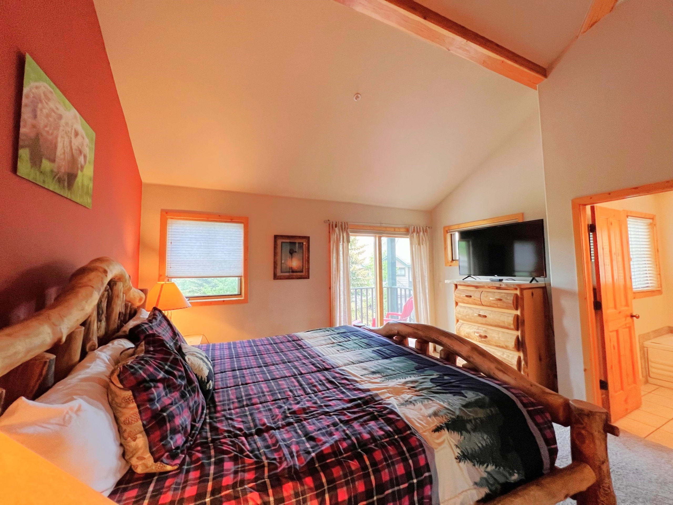 Twin Elk Mount Bross Condo - Ski-In - Walk to Main St - Hot Tub | Photo 18