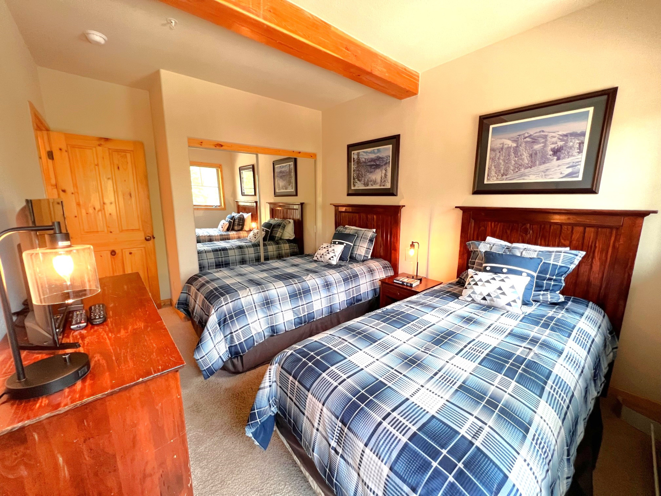 Twin Elk Mount Bross Condo - Ski-In - Walk to Main St - Hot Tub | Photo 26