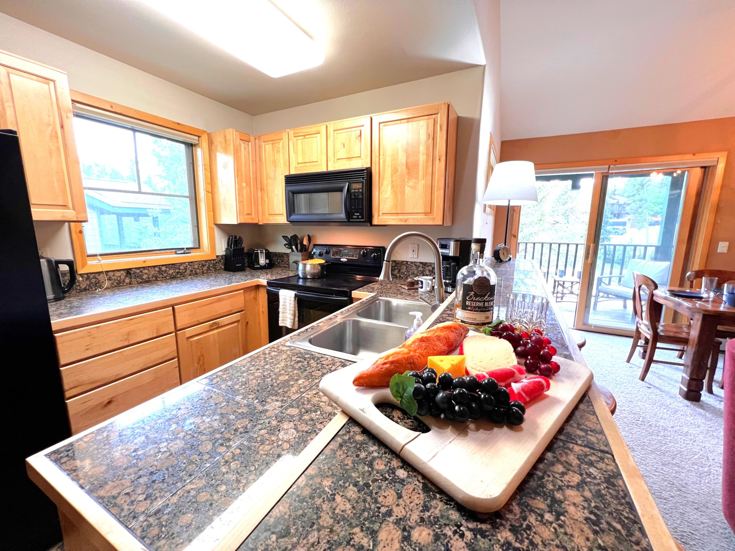 Twin Elk Mount Bross Condo - Ski-In - Walk to Main St - Hot Tub | Photo 12