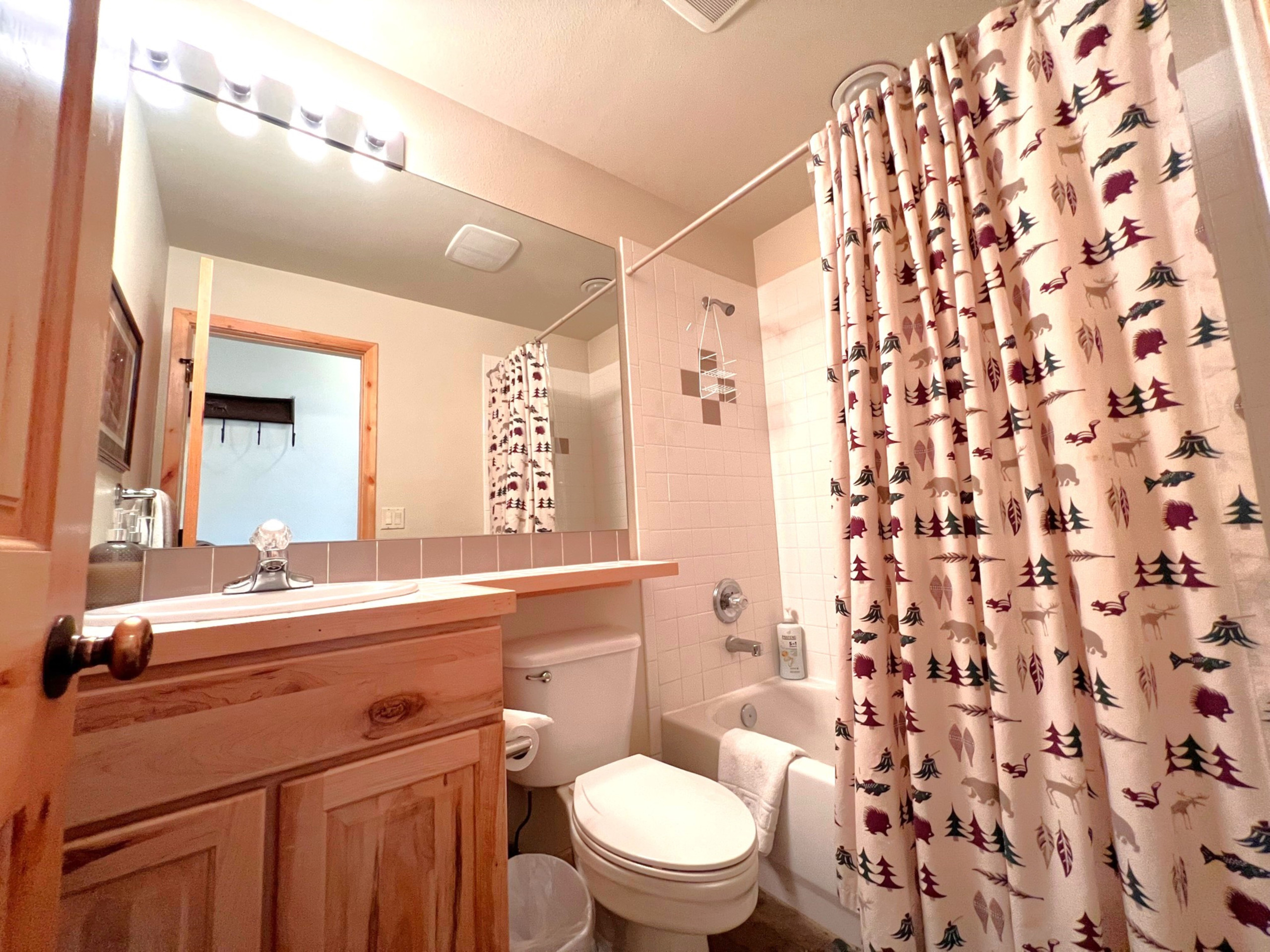 Twin Elk Mount Bross Condo - Ski-In - Walk to Main St - Hot Tub | Photo 29