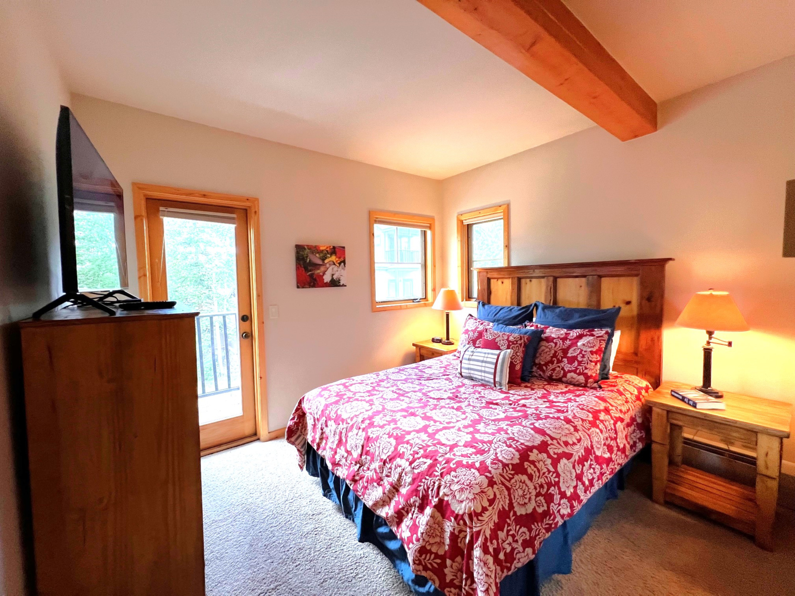 Twin Elk Mount Bross Condo - Ski-In - Walk to Main St - Hot Tub | Photo 24