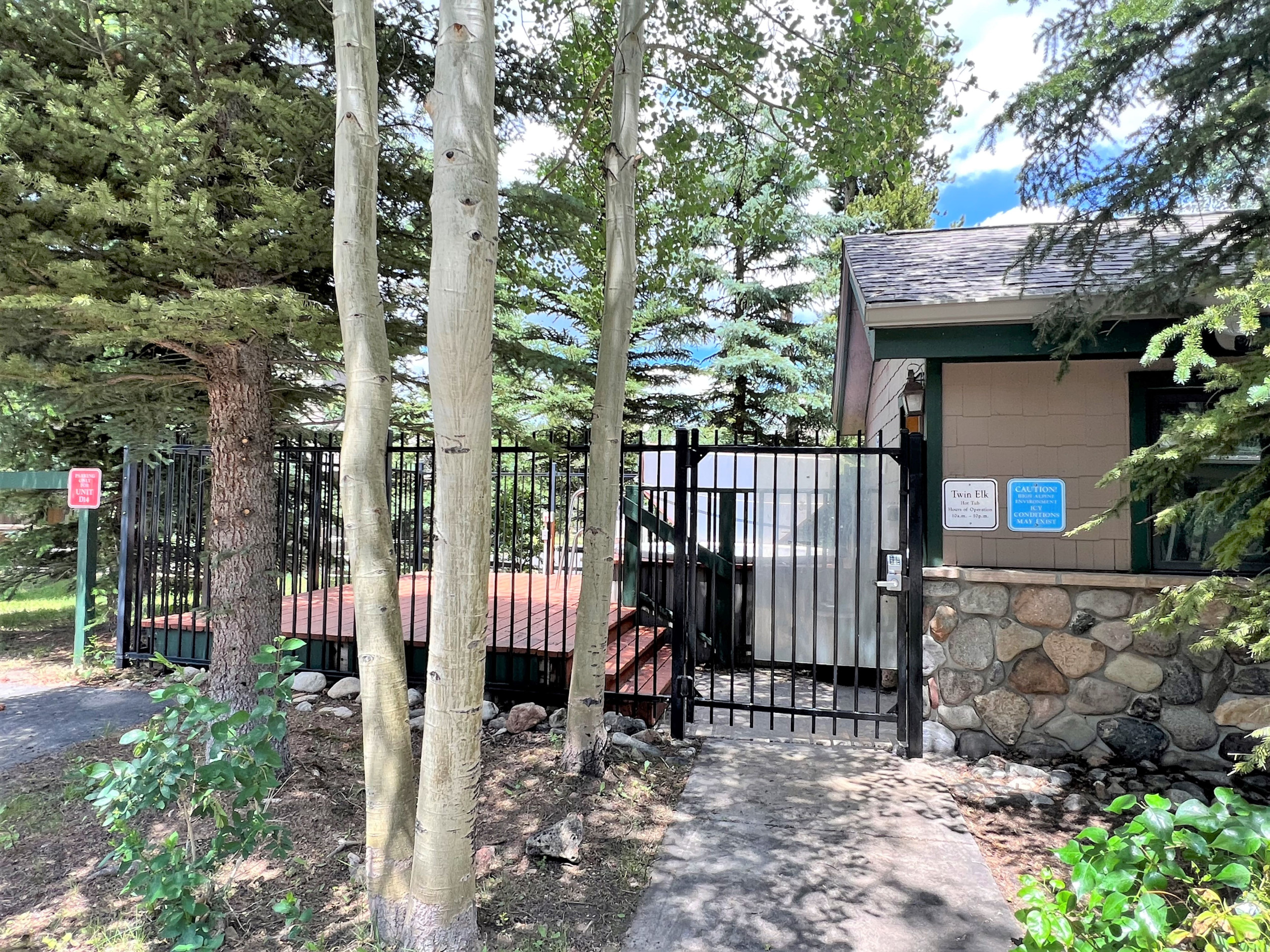Twin Elk Mount Cameron Condo - Ski-In - Hot Tub - Walk to Town | Photo 25