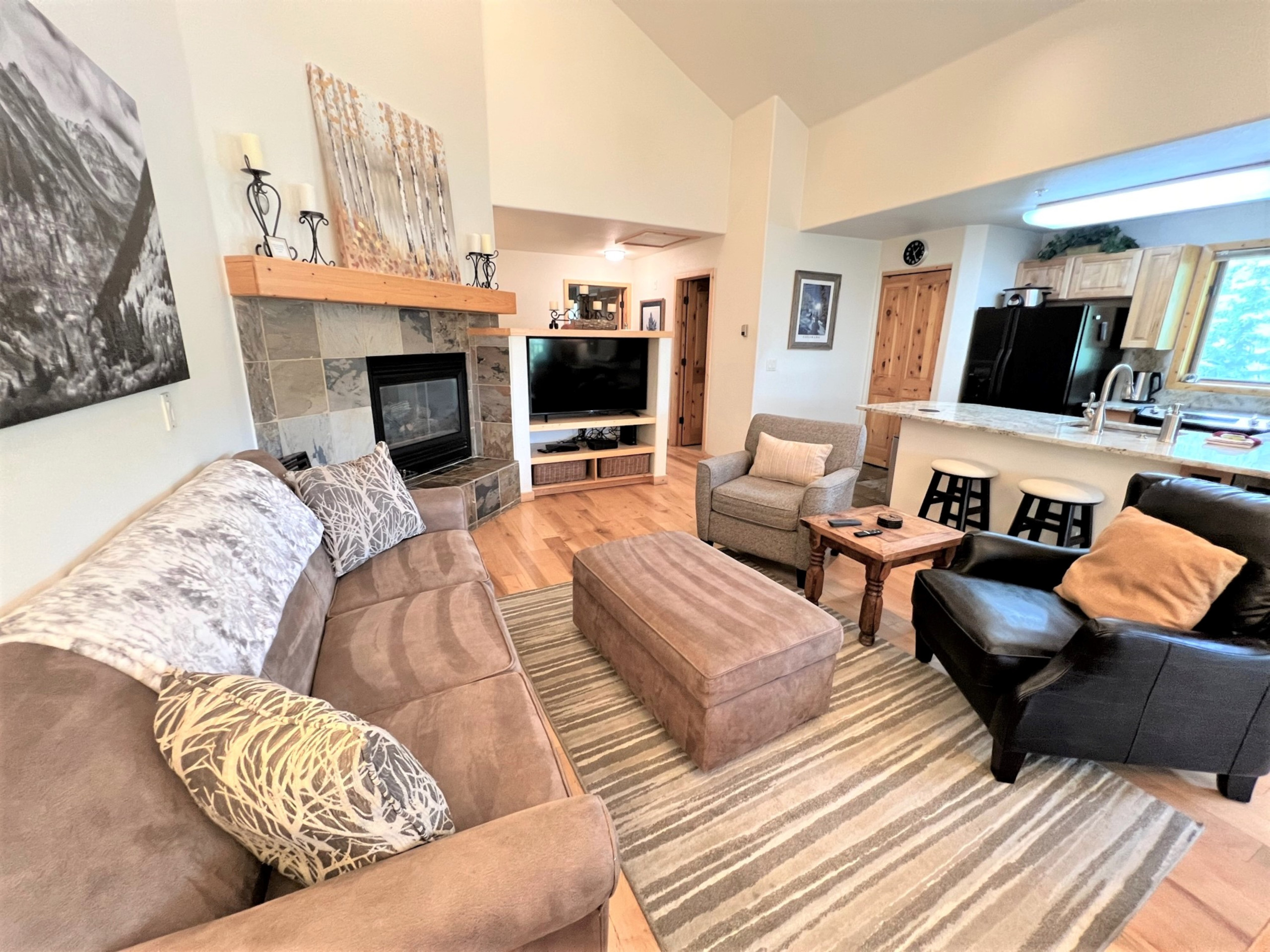 Twin Elk Mount Cameron Condo - Ski-In - Hot Tub - Walk to Town | Photo 6