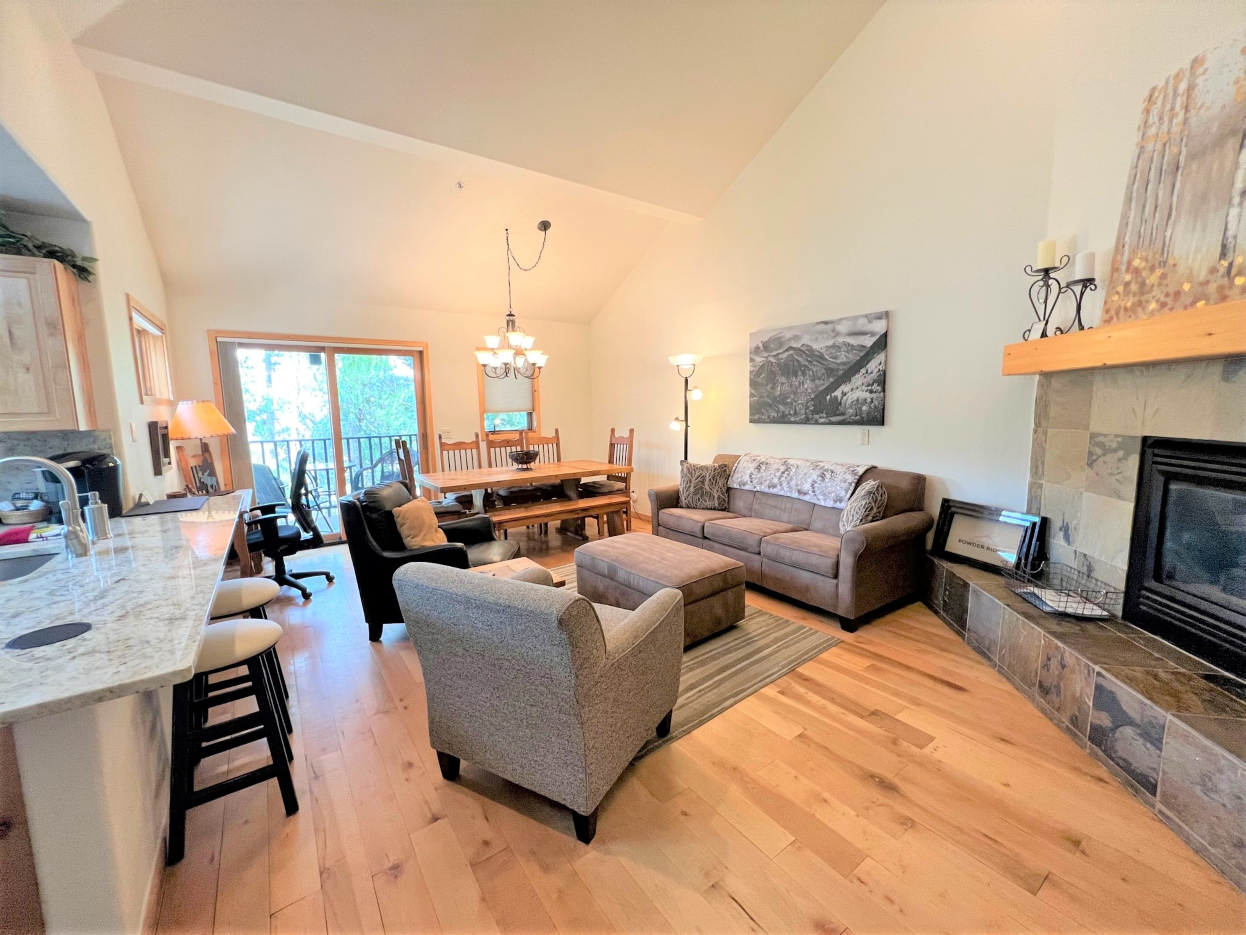 Twin Elk Mount Cameron Condo - Ski-In - Hot Tub - Walk to Town | Photo 7