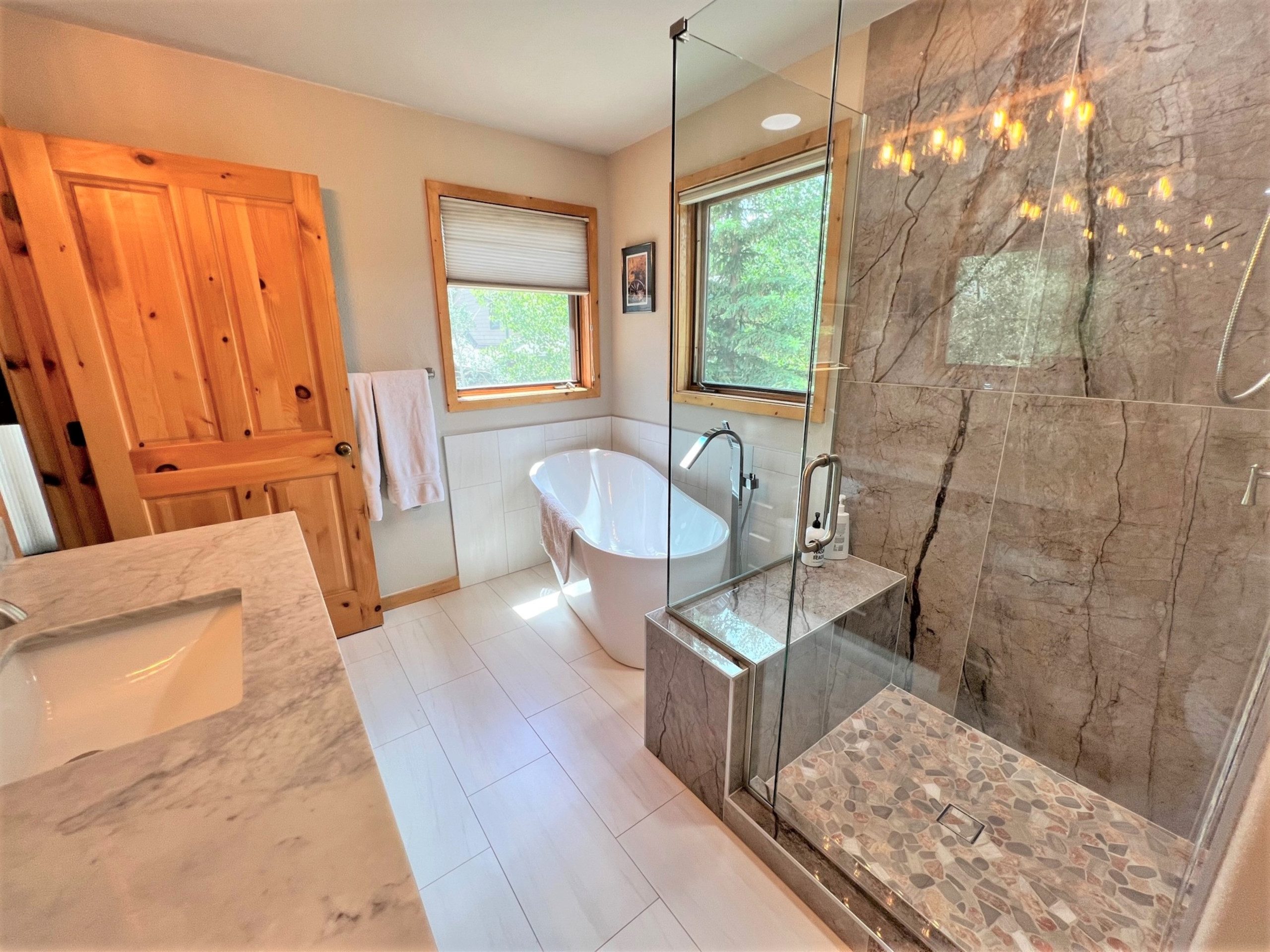 Twin Elk Mount Cameron Condo - Ski-In - Hot Tub - Walk to Town | Photo 19