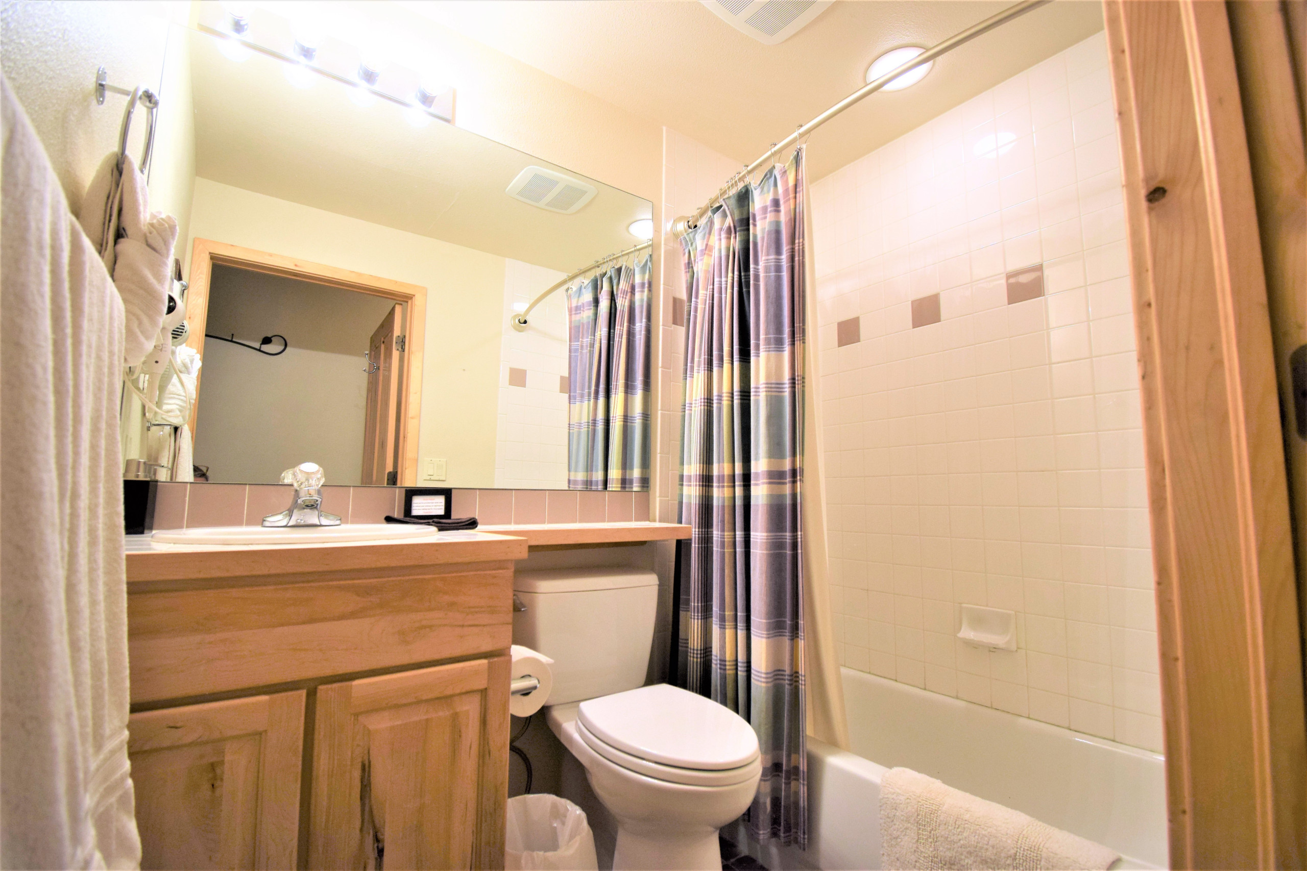 Twin Elk Mount Cameron Condo - Ski-In - Hot Tub - Walk to Town | Photo 24