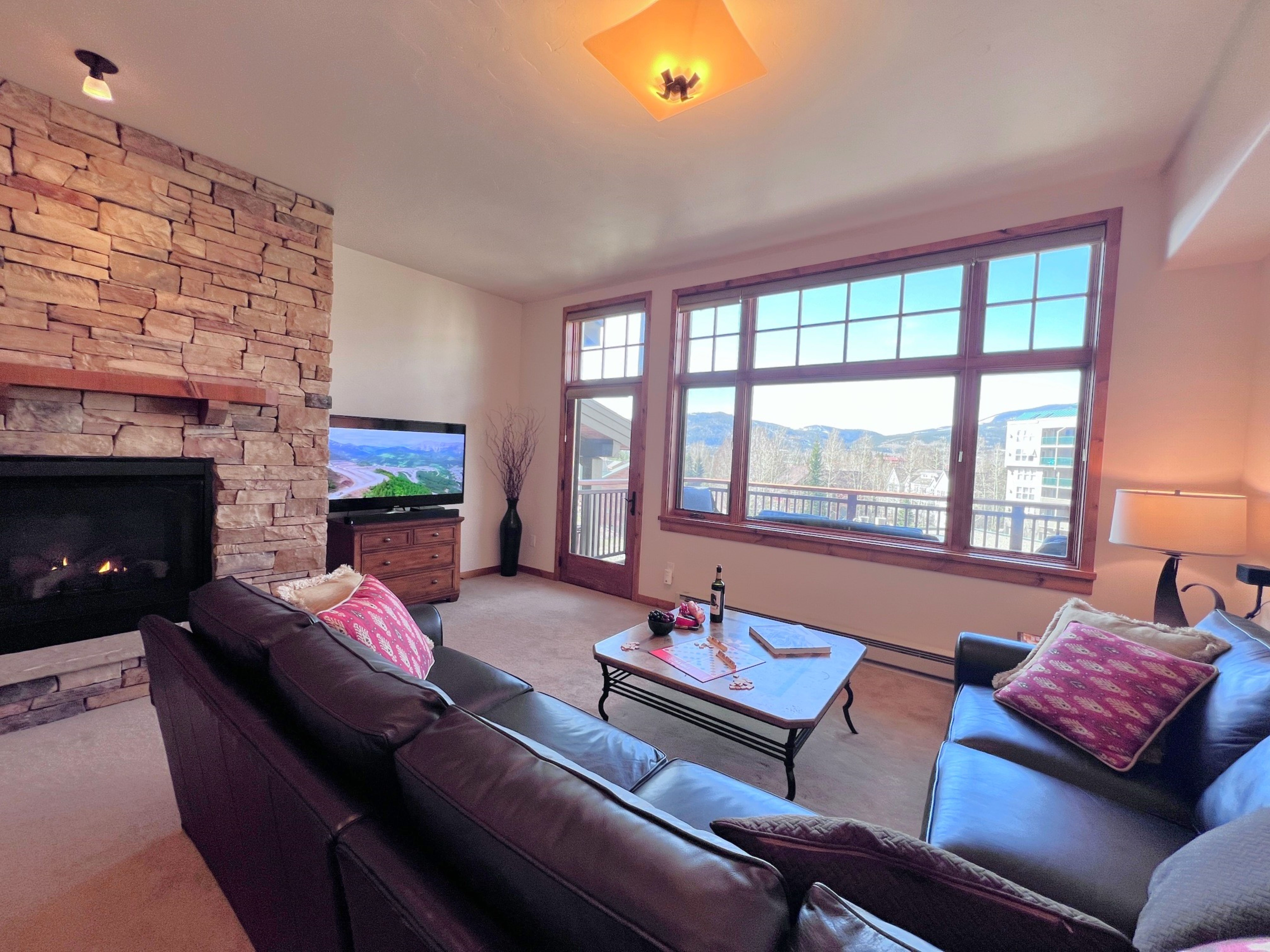 Timberline Cove Lakeside Condo - Mtn Views - Hot Tubs - Bike Path