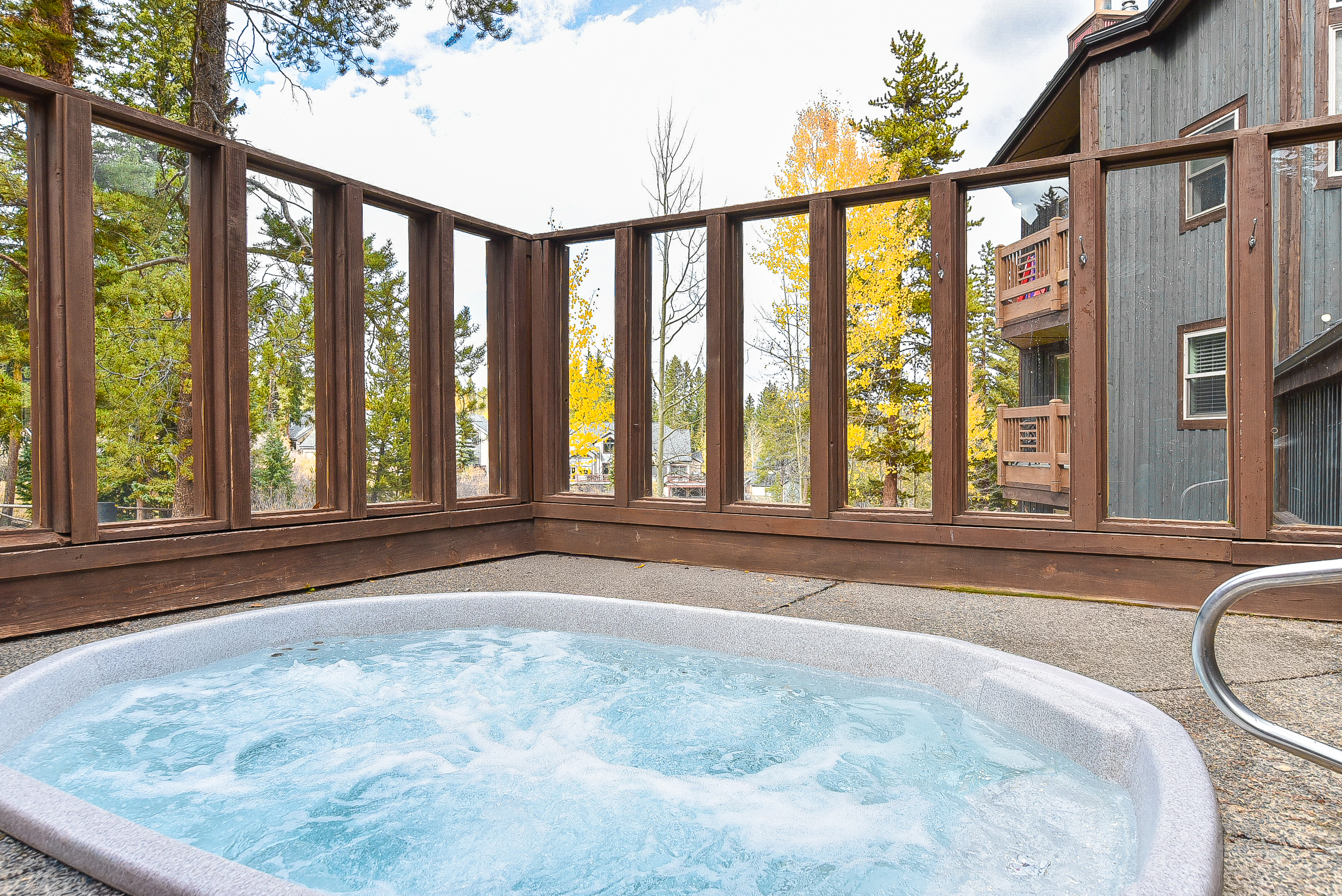 Tyra Summit Bluebird Condo - Ski in/out! - Pool+Hot Tubs | Photo 4
