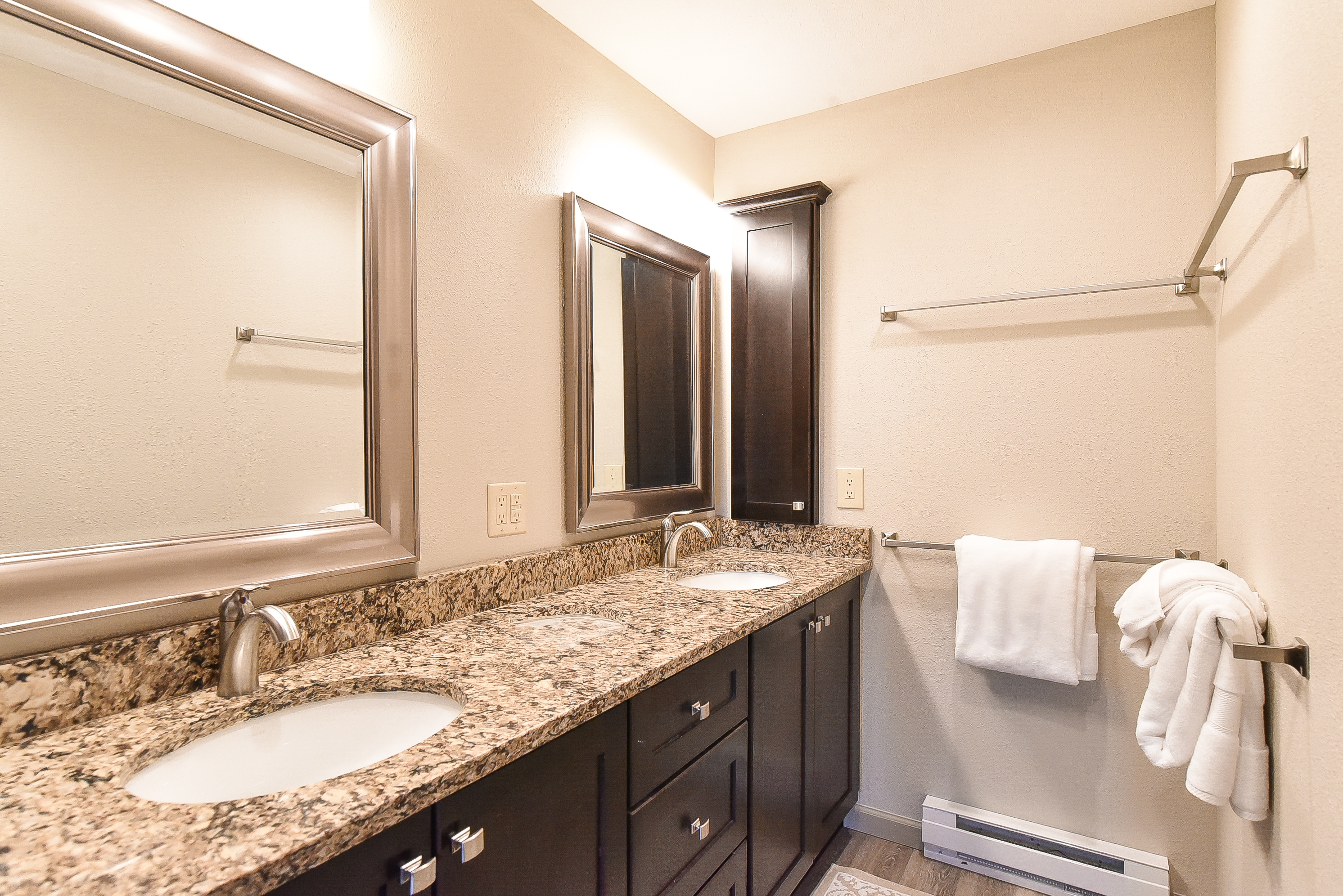 Tyra Summit Bluebird Condo - Ski in/out! - Pool+Hot Tubs | Photo 21