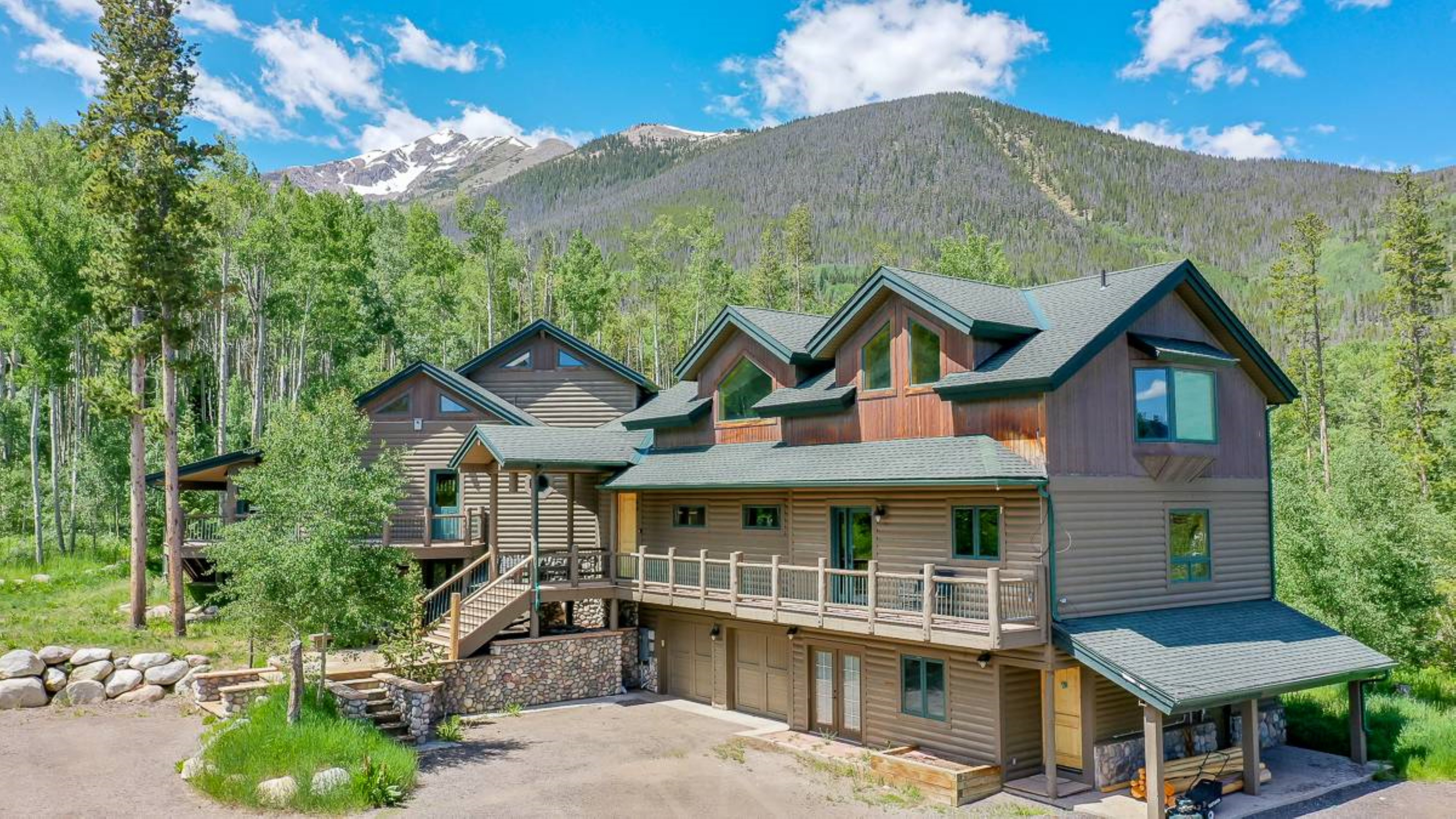 Aspen Hollow Lodge w/ Hot Tub + Fire Pit