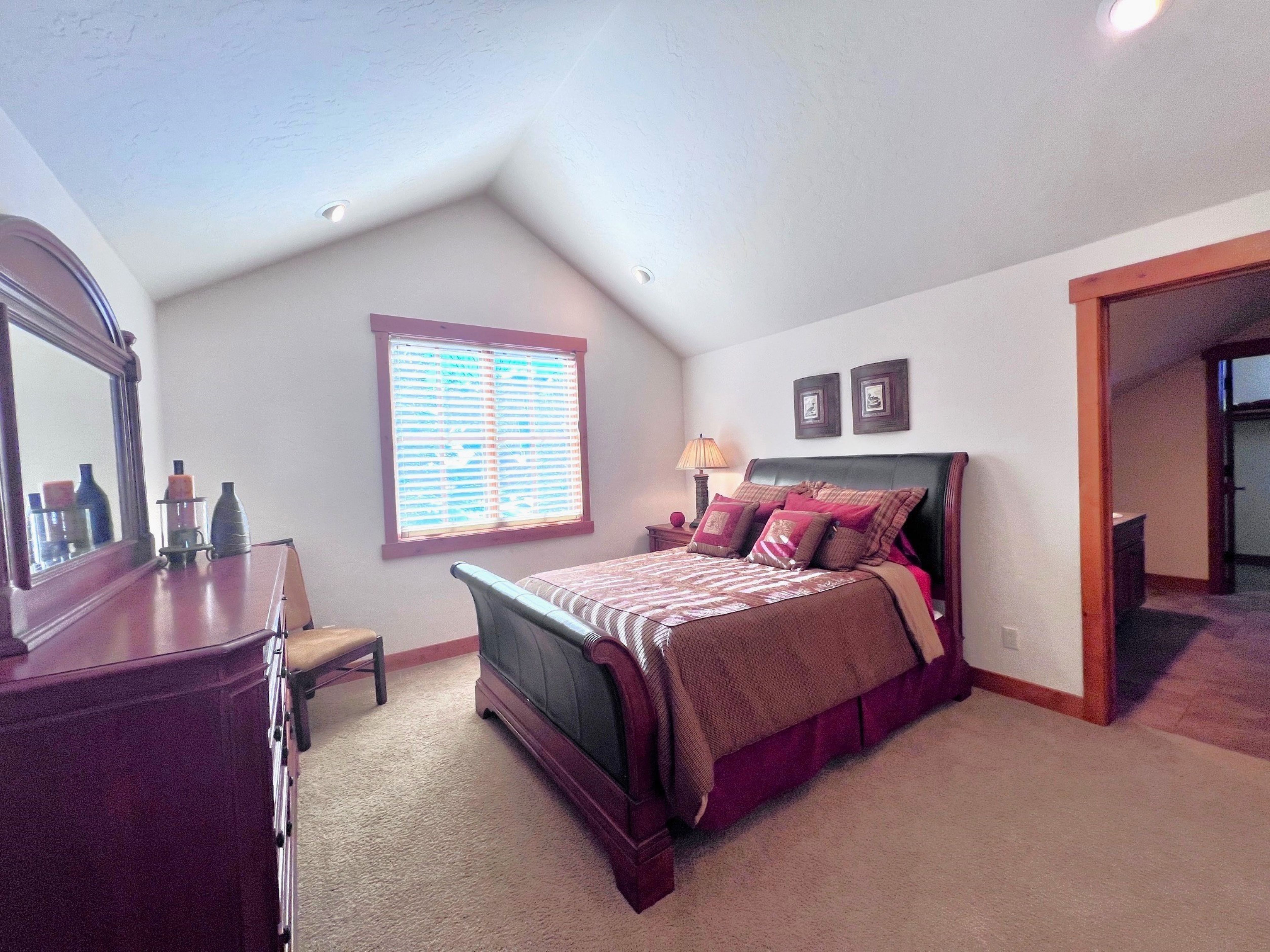Eagles Nest - Mtn Views - Dog-Friendly - Ev Charger - Ski/Hike | Photo 35