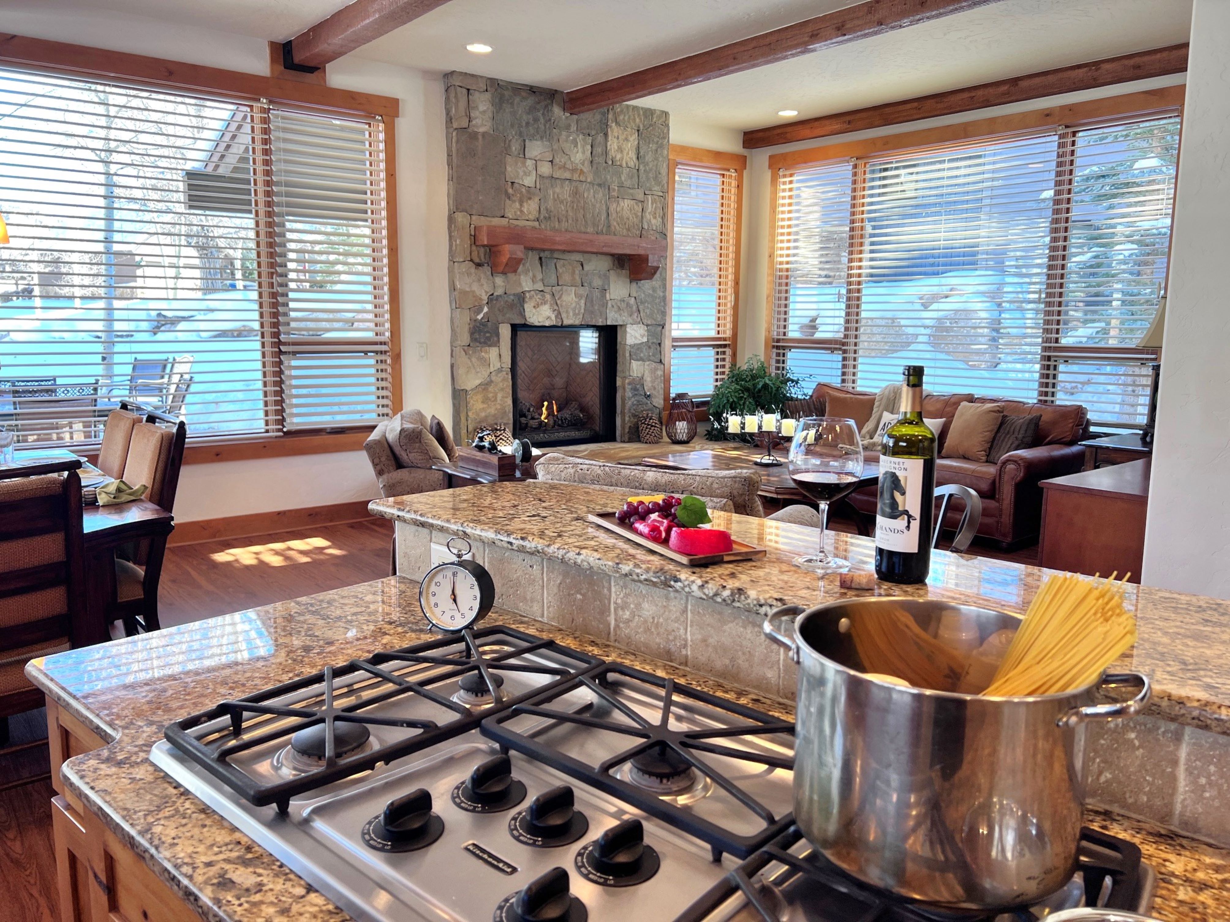 Eagles Nest - Mtn Views - Dog-Friendly - Ev Charger - Ski/Hike | Photo 18