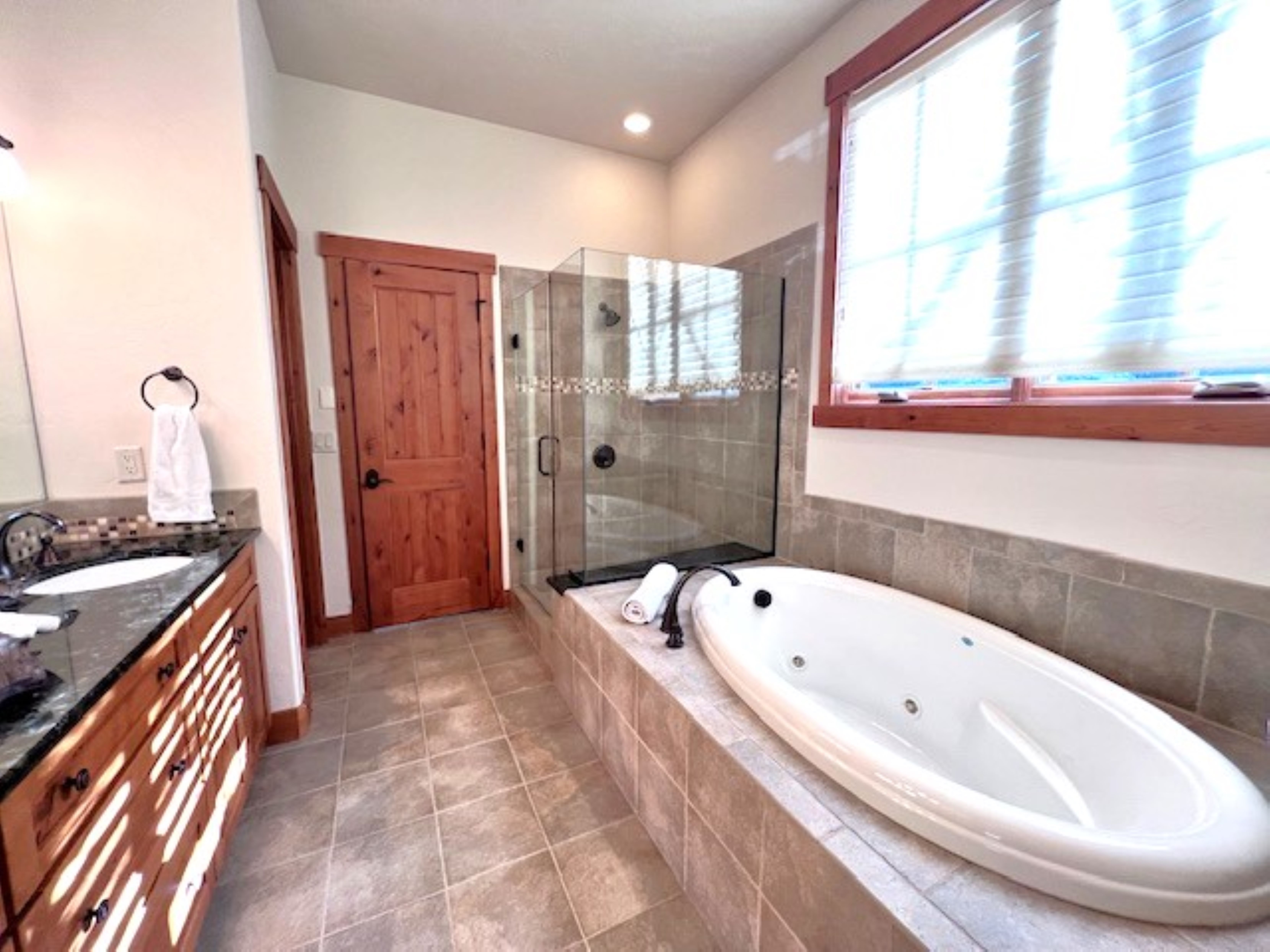 Eagles Nest - Mtn Views - Dog-Friendly - Ev Charger - Ski/Hike | Photo 32
