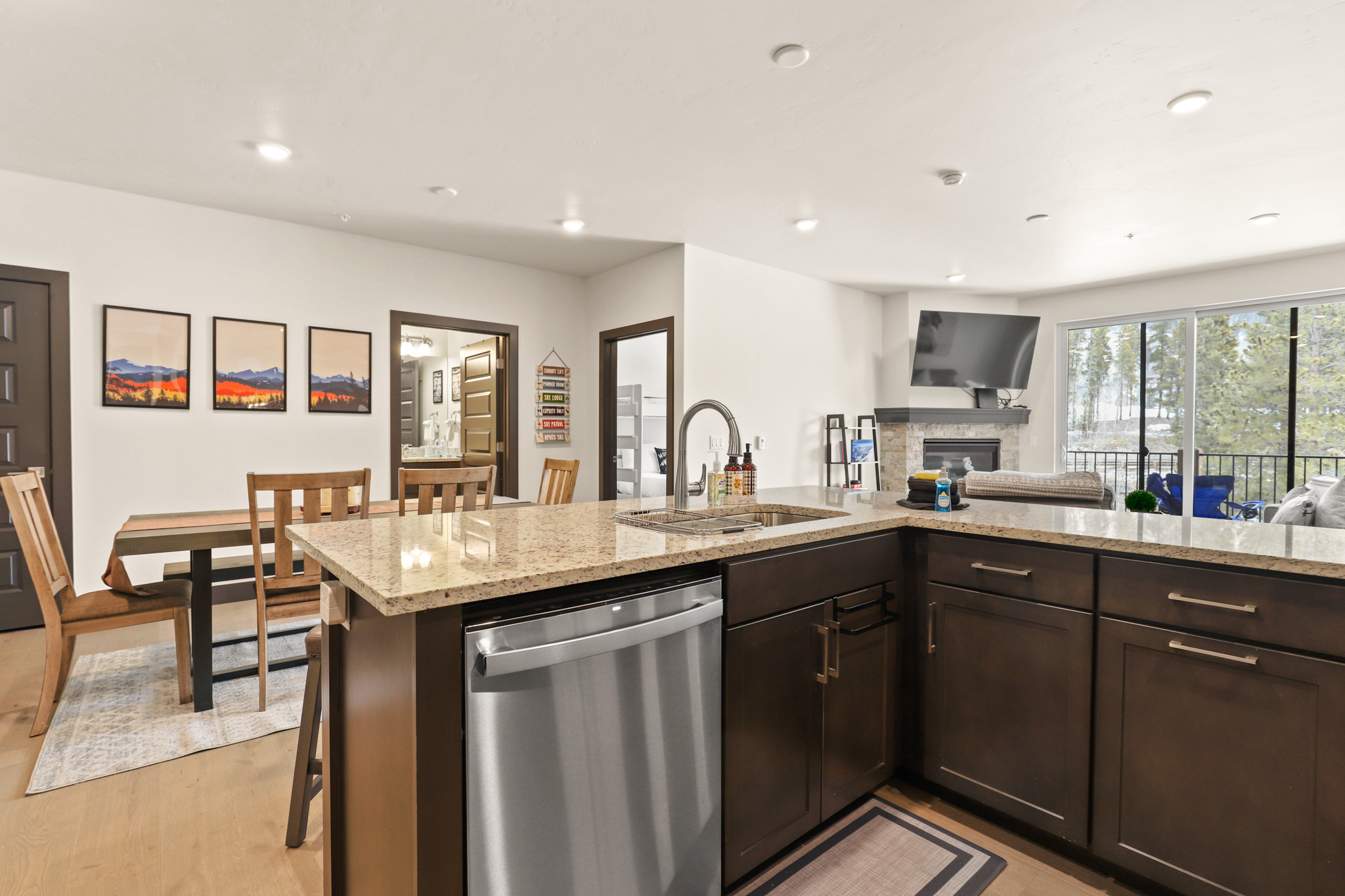 Modern Mountain Getaway in Keystone | Photo 9