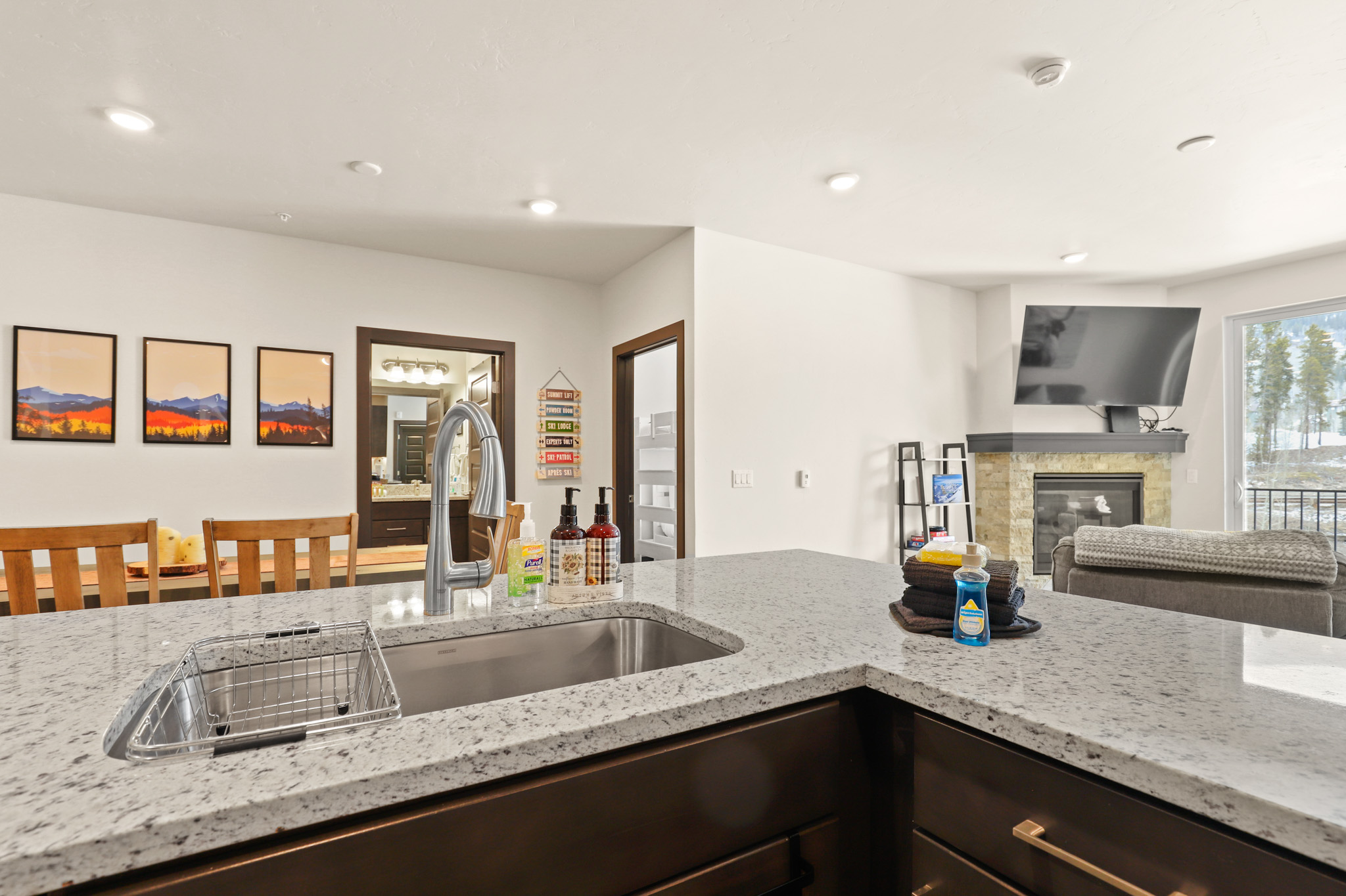 Modern Mountain Getaway in Keystone | Photo 8