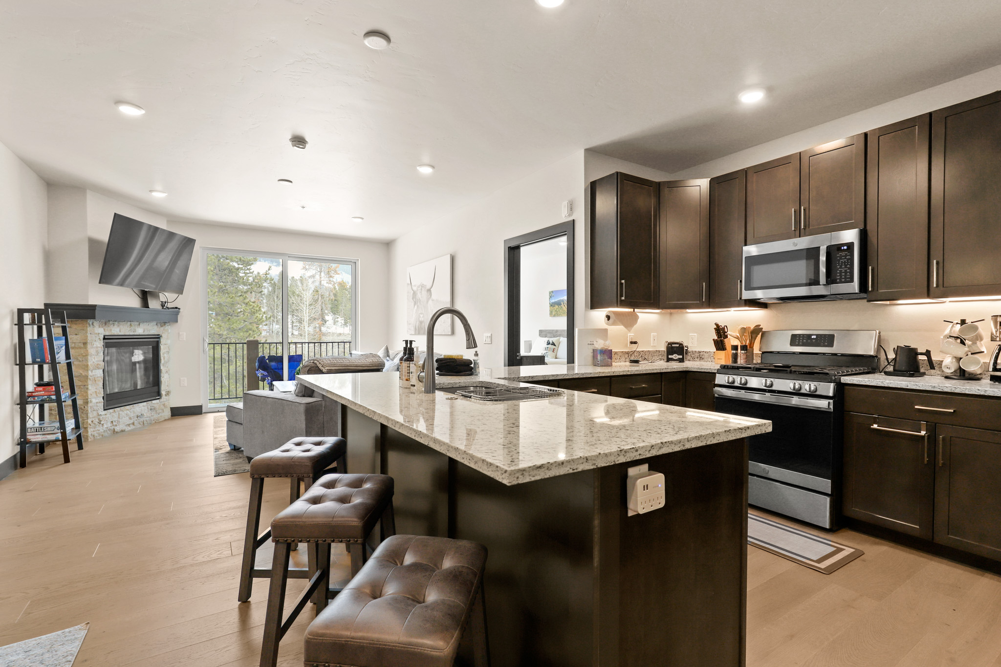 Modern Mountain Getaway in Keystone | Photo 2