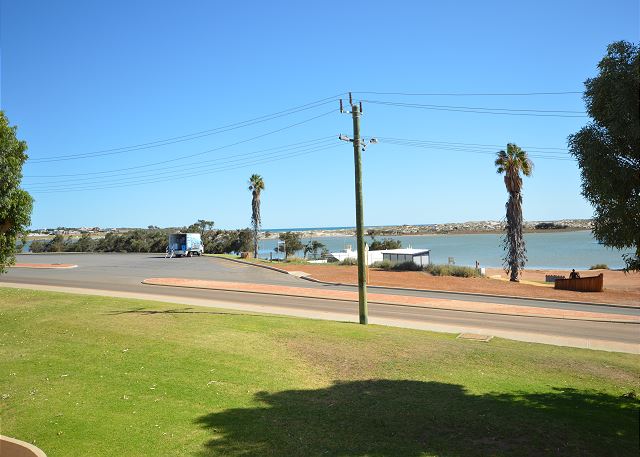 Riverview Holiday Apartment 9 - Kalbarri WA