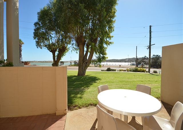 Riverview Holiday Apartment 2 - Kalbarri WA