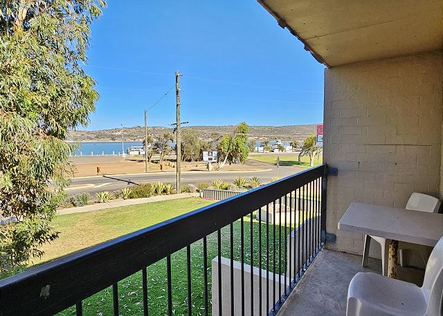 Riverview Holiday Apartment 6 - Kalbarri WA