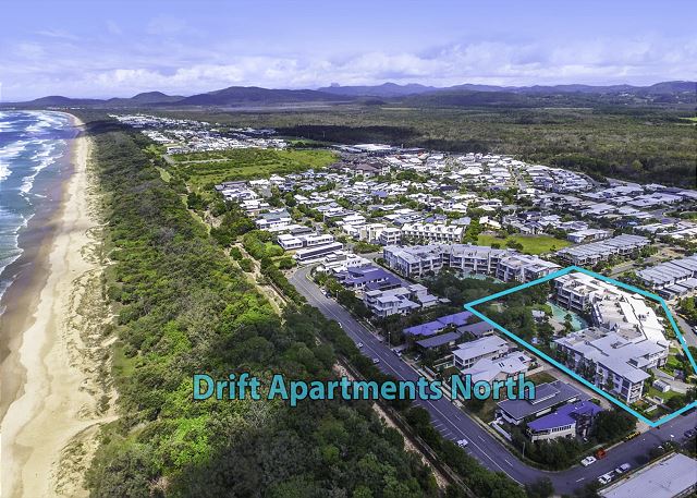 Deluxe Swim up - Drift North 10