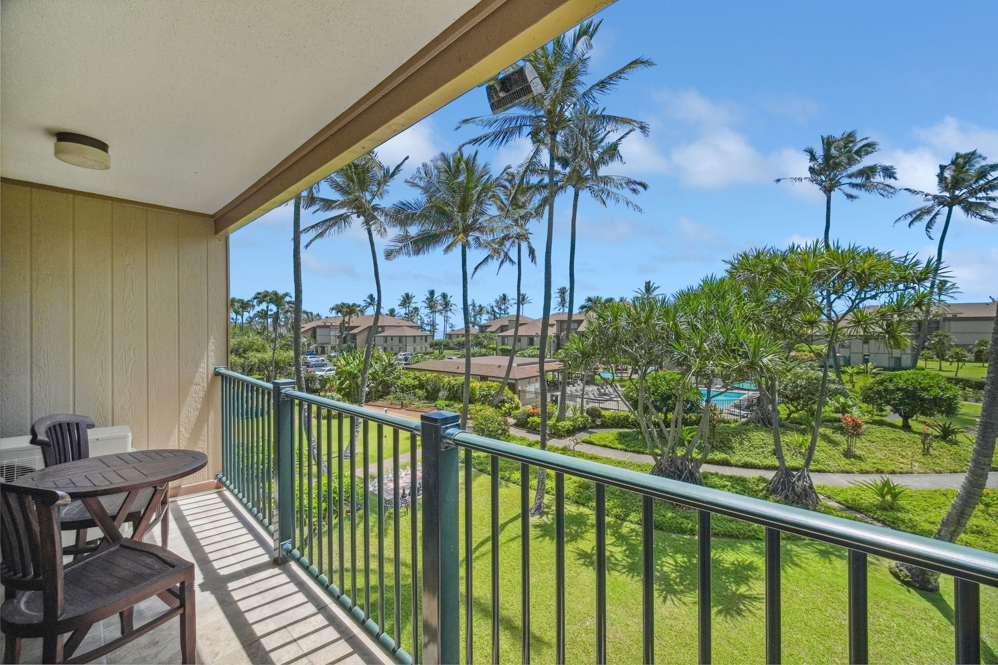 Tropical Garden View And Swimming Pool - Elegant Penthouse Escape - Kauai, HI