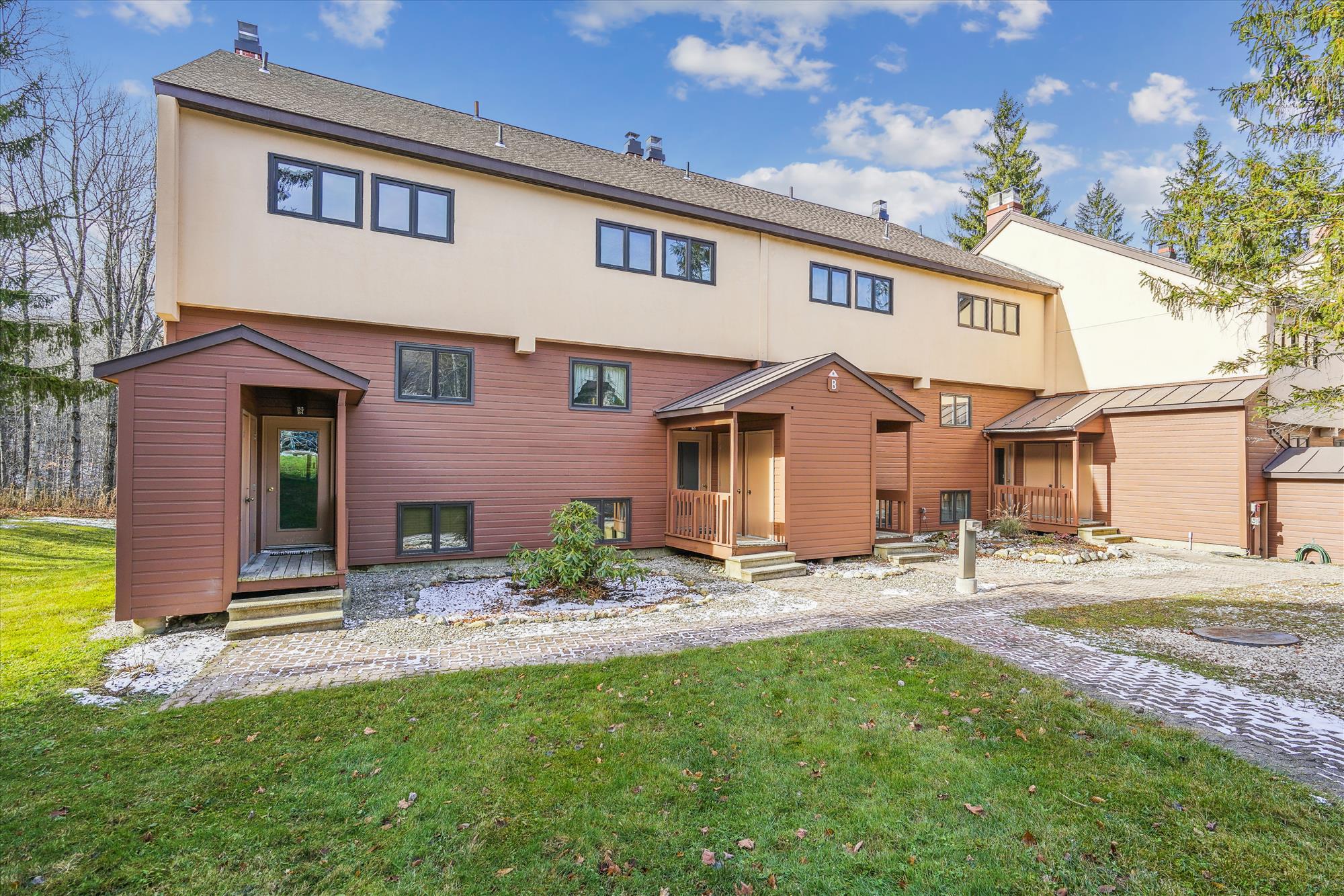 Mountain Community Setting