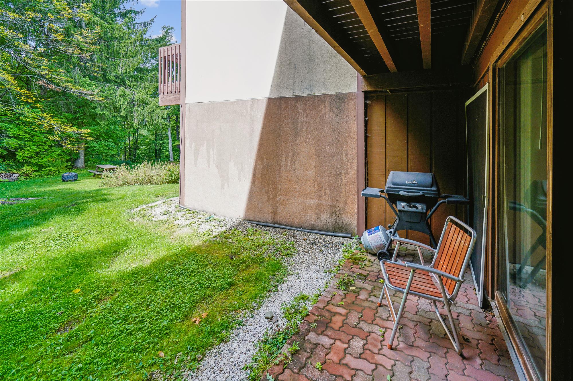 Patio with Grill