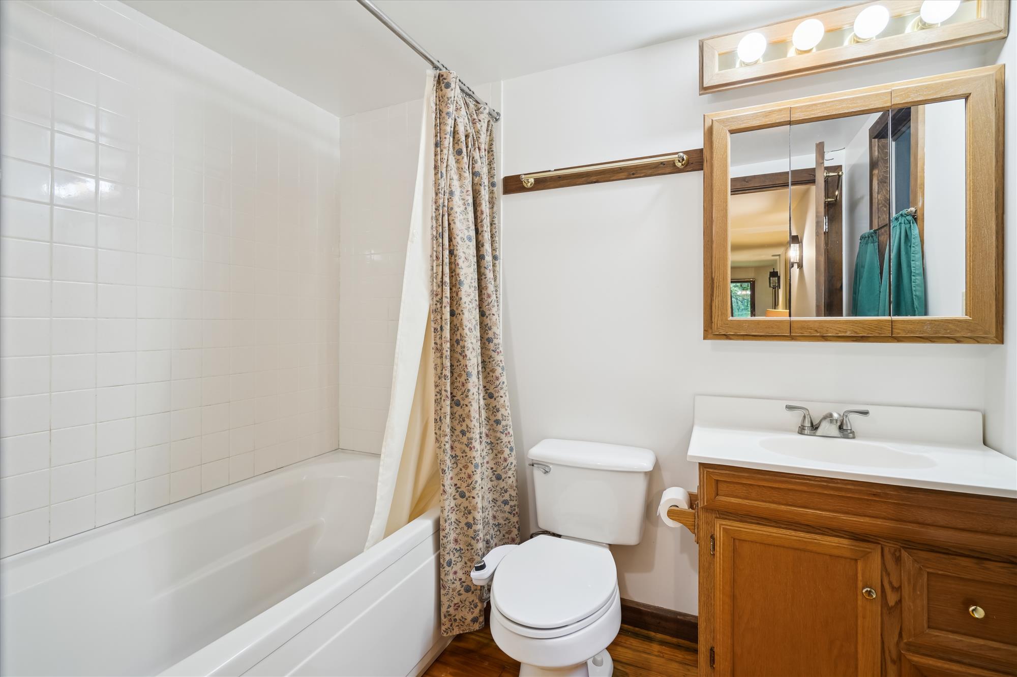 Full Bathroom