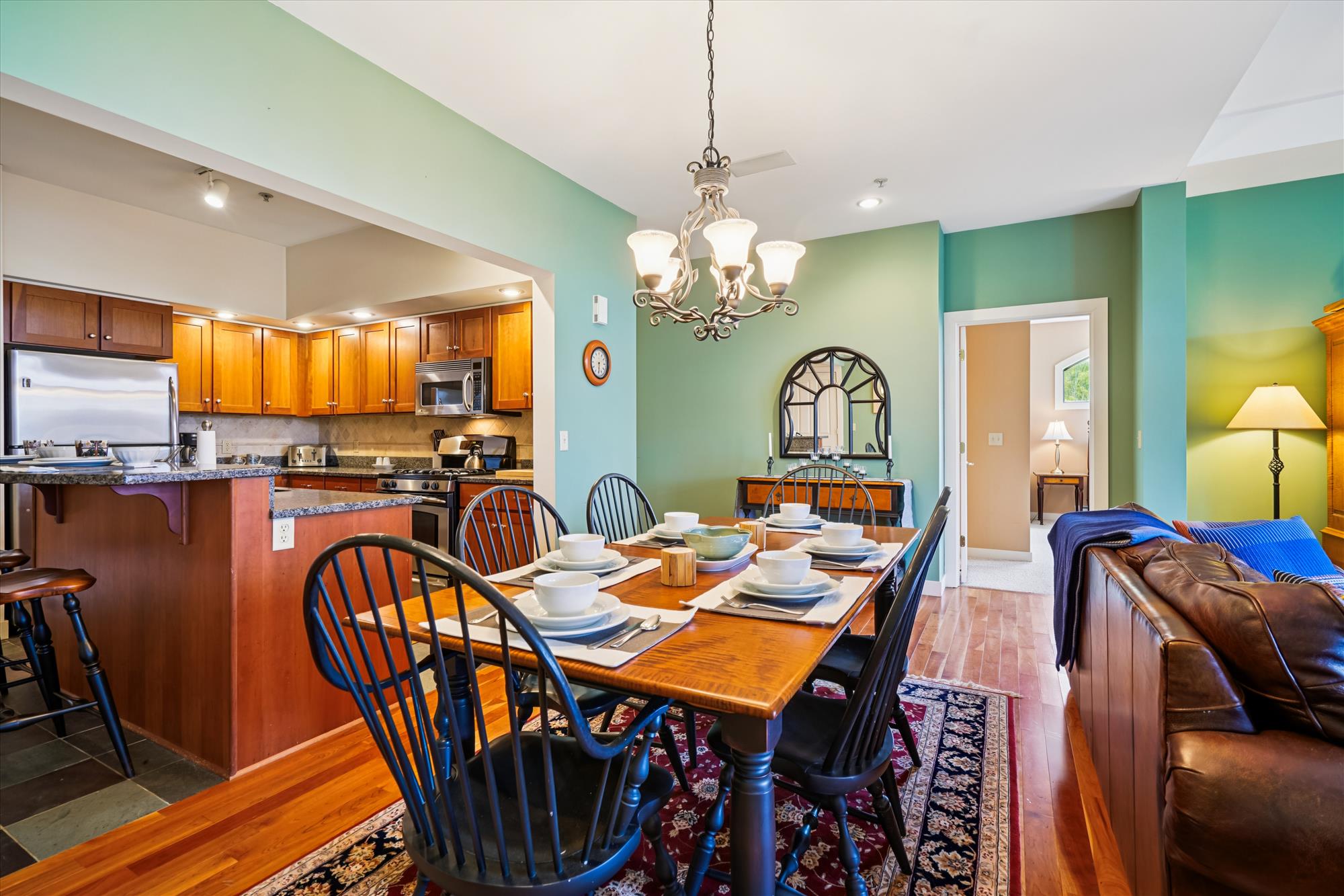 Kitchen and Dining Connection
