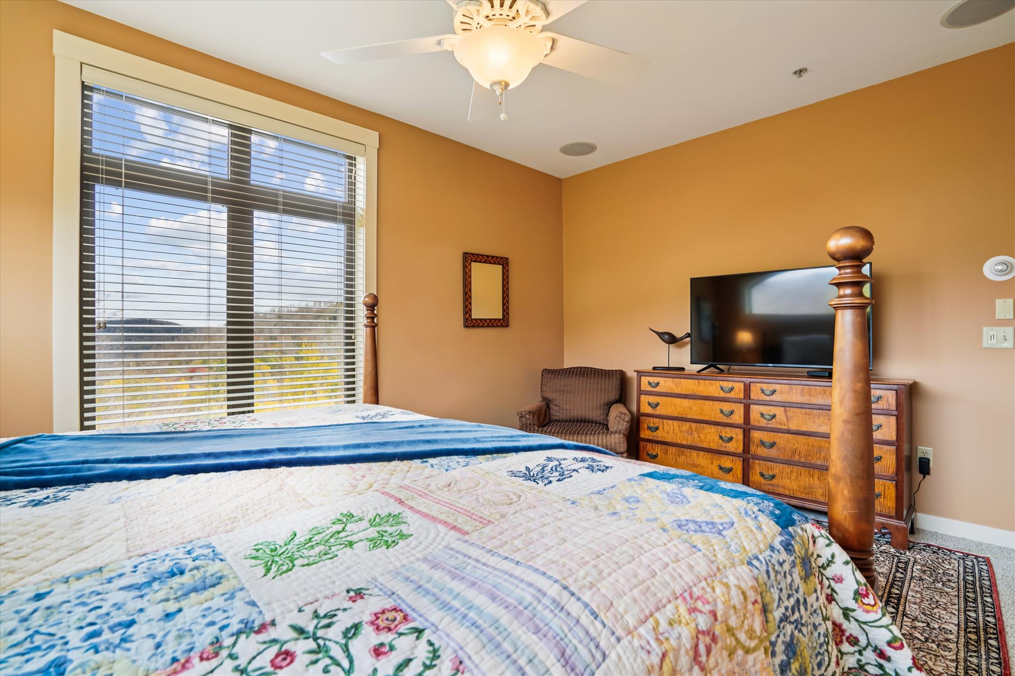 Scenic Bedroom Retreat