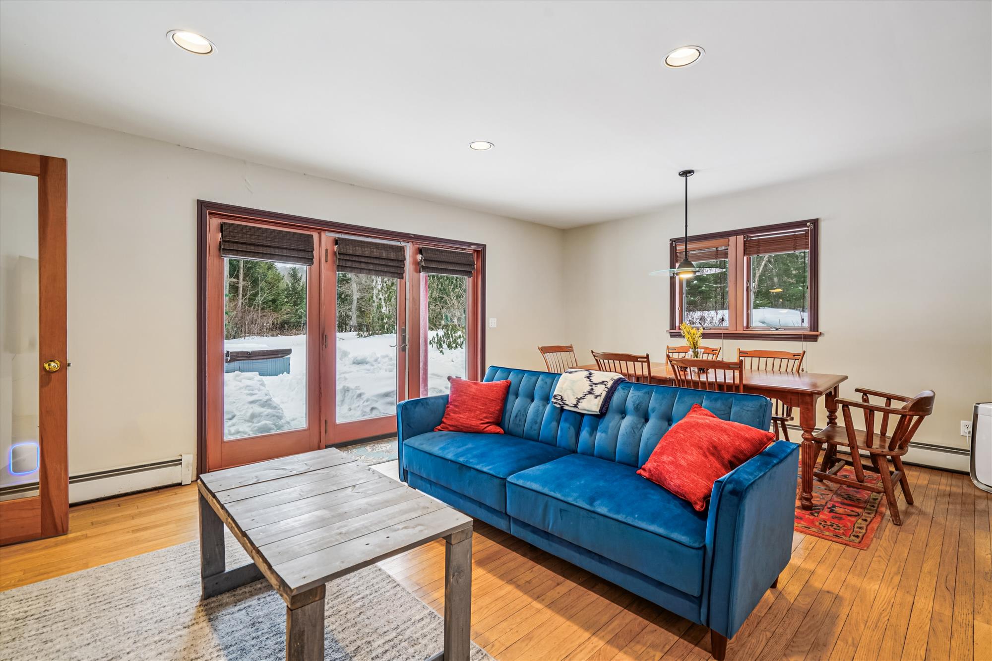 Bright Living and Dining Space