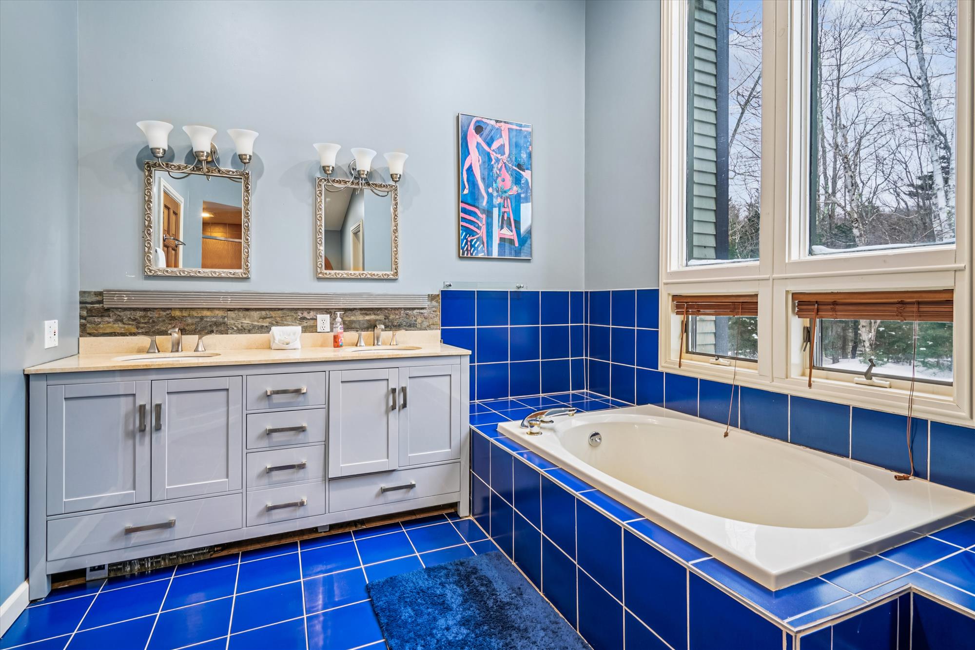 Bathroom with Soaking Tub
