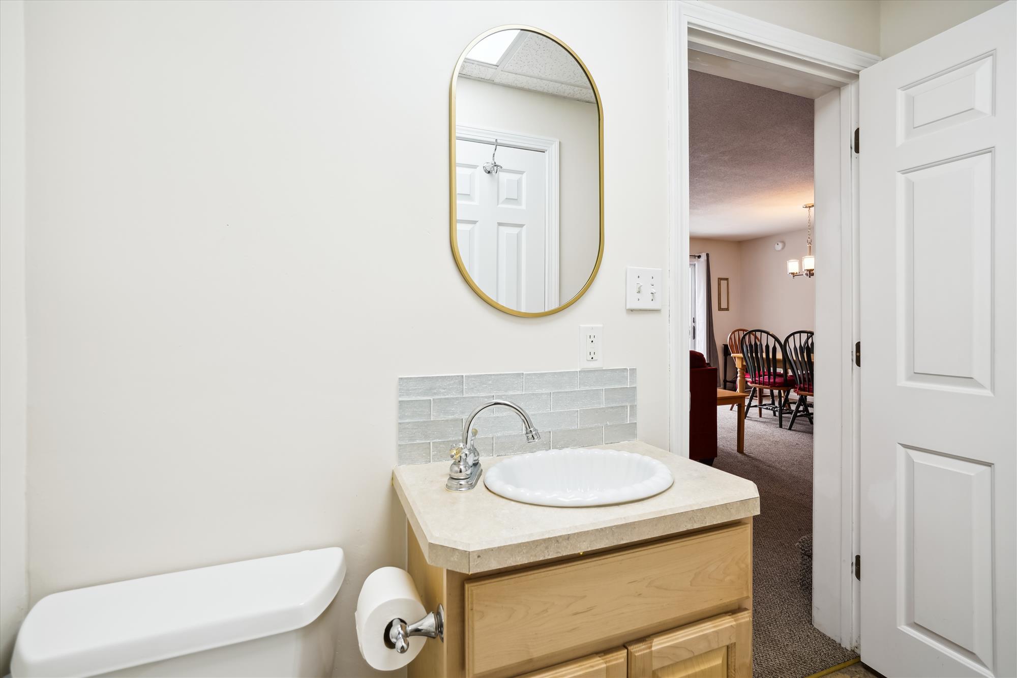Bright and Efficient Bath Space
