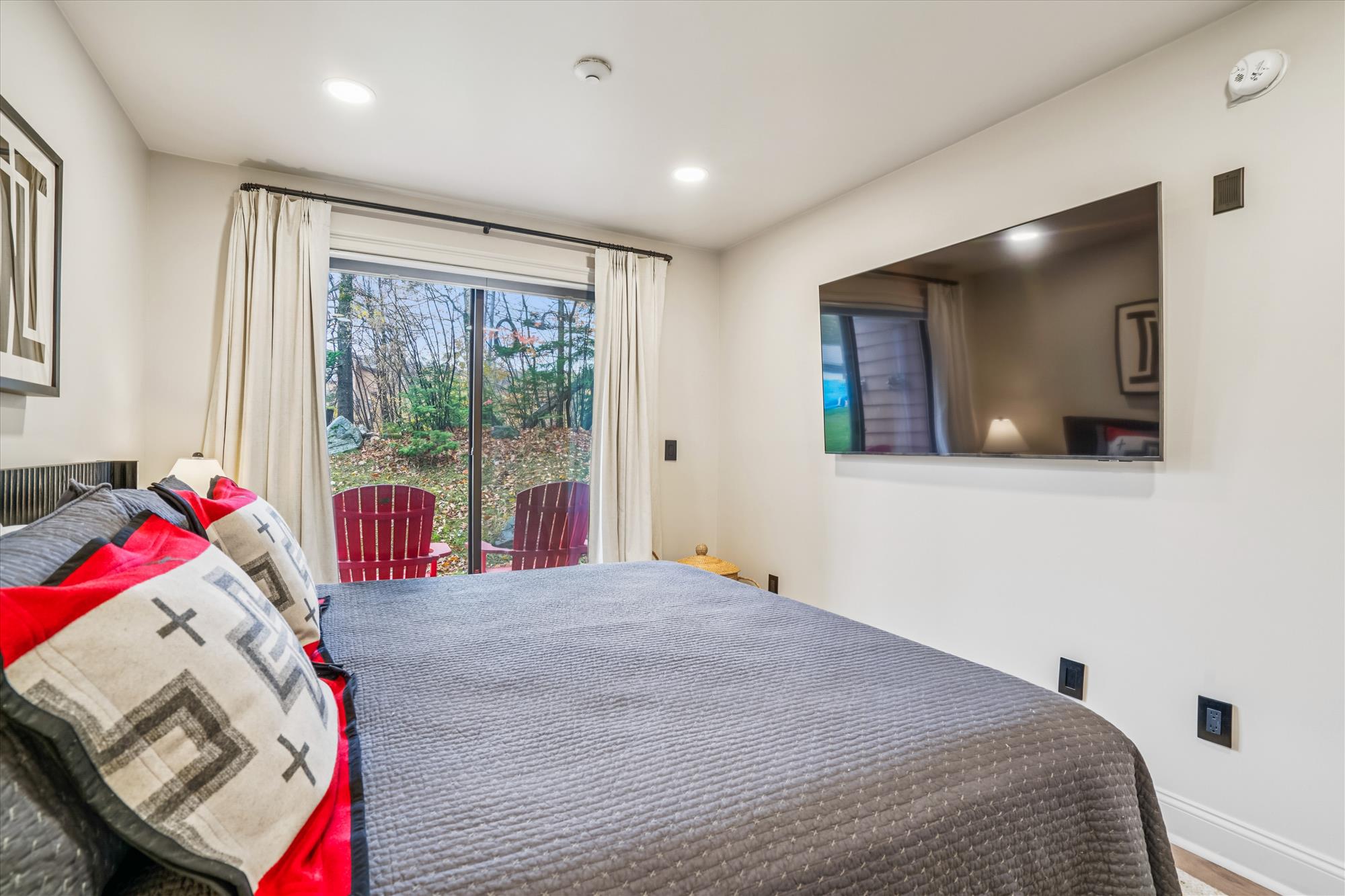 Bedroom with Balcony Access