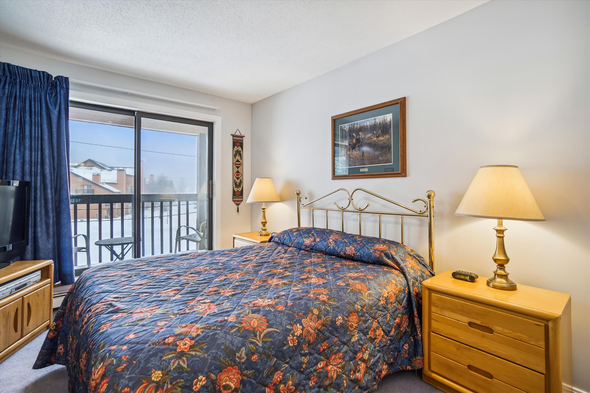 Restful Mountain Bedroom