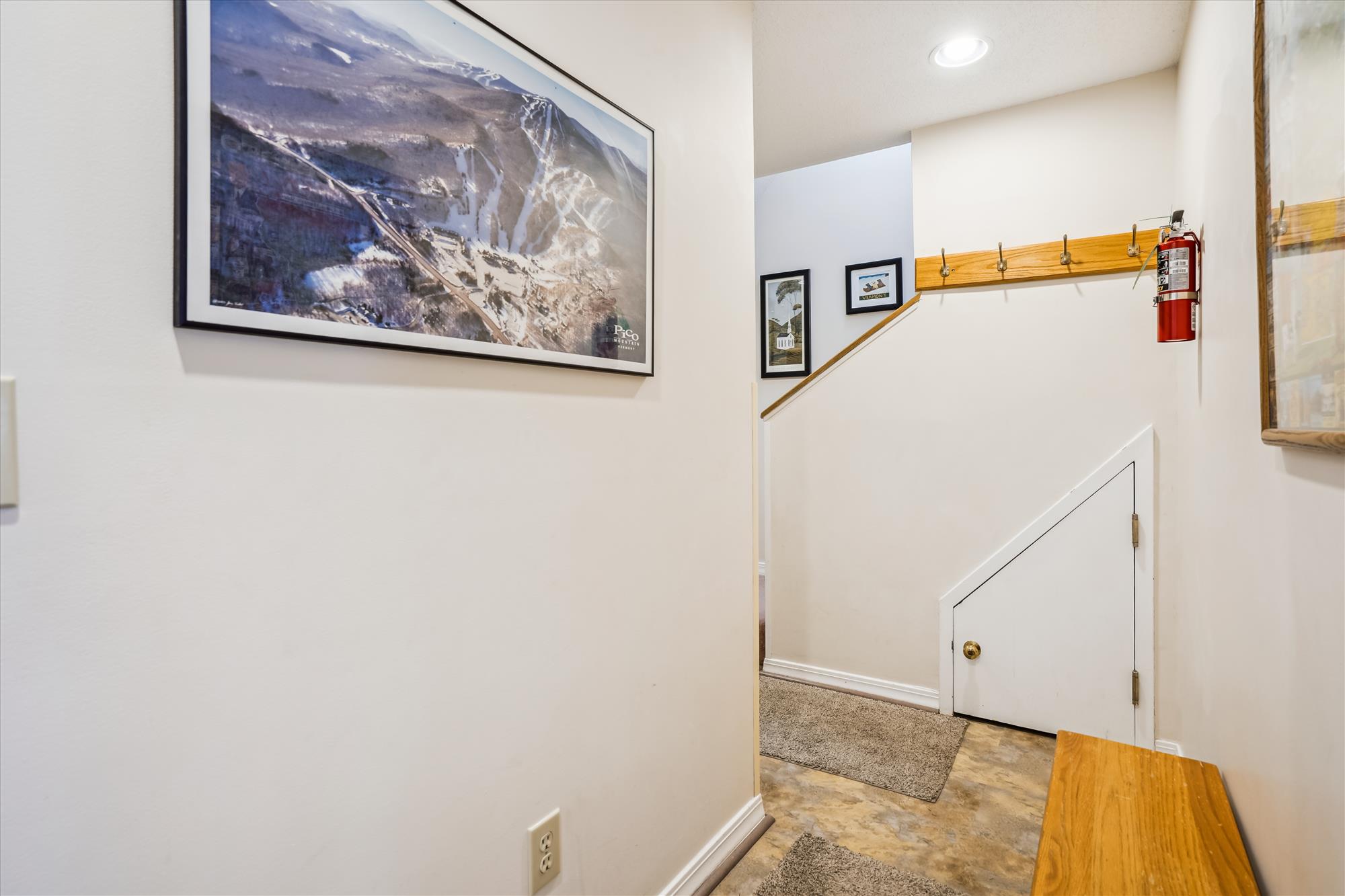 Functional Entry Hall