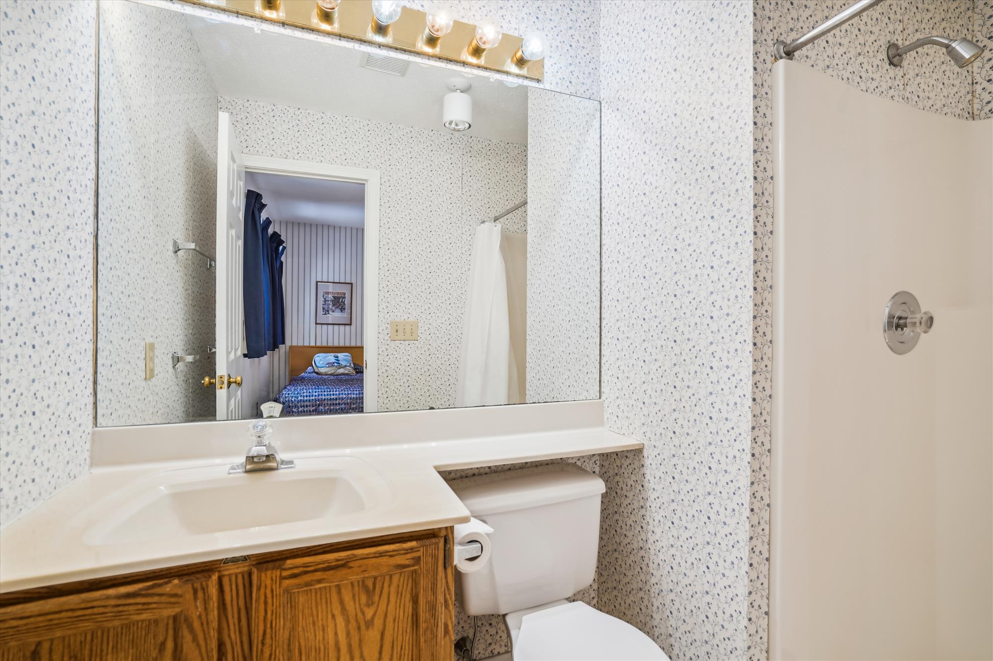 Updated Full Bath
