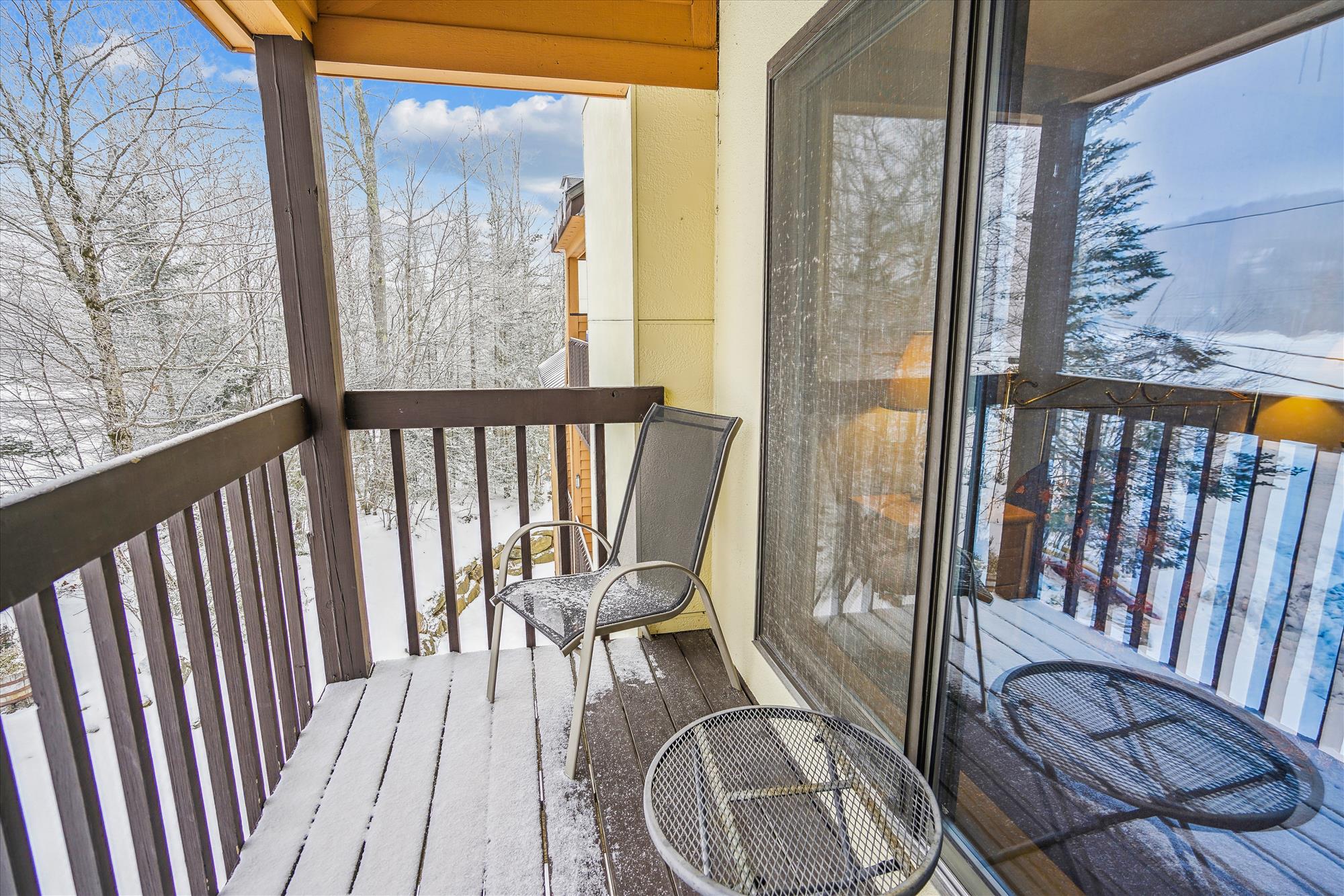 Private Balcony Retreat