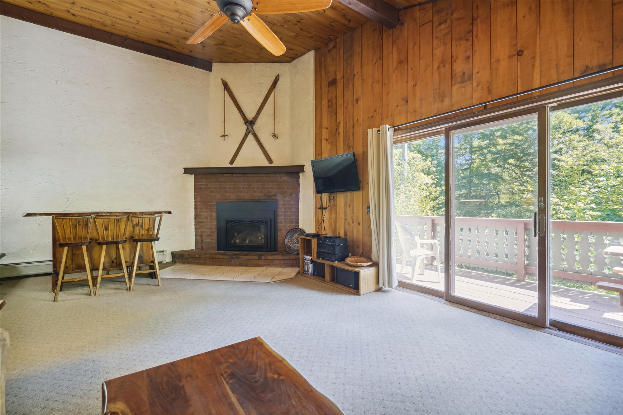 Mountain Living with Deck Access