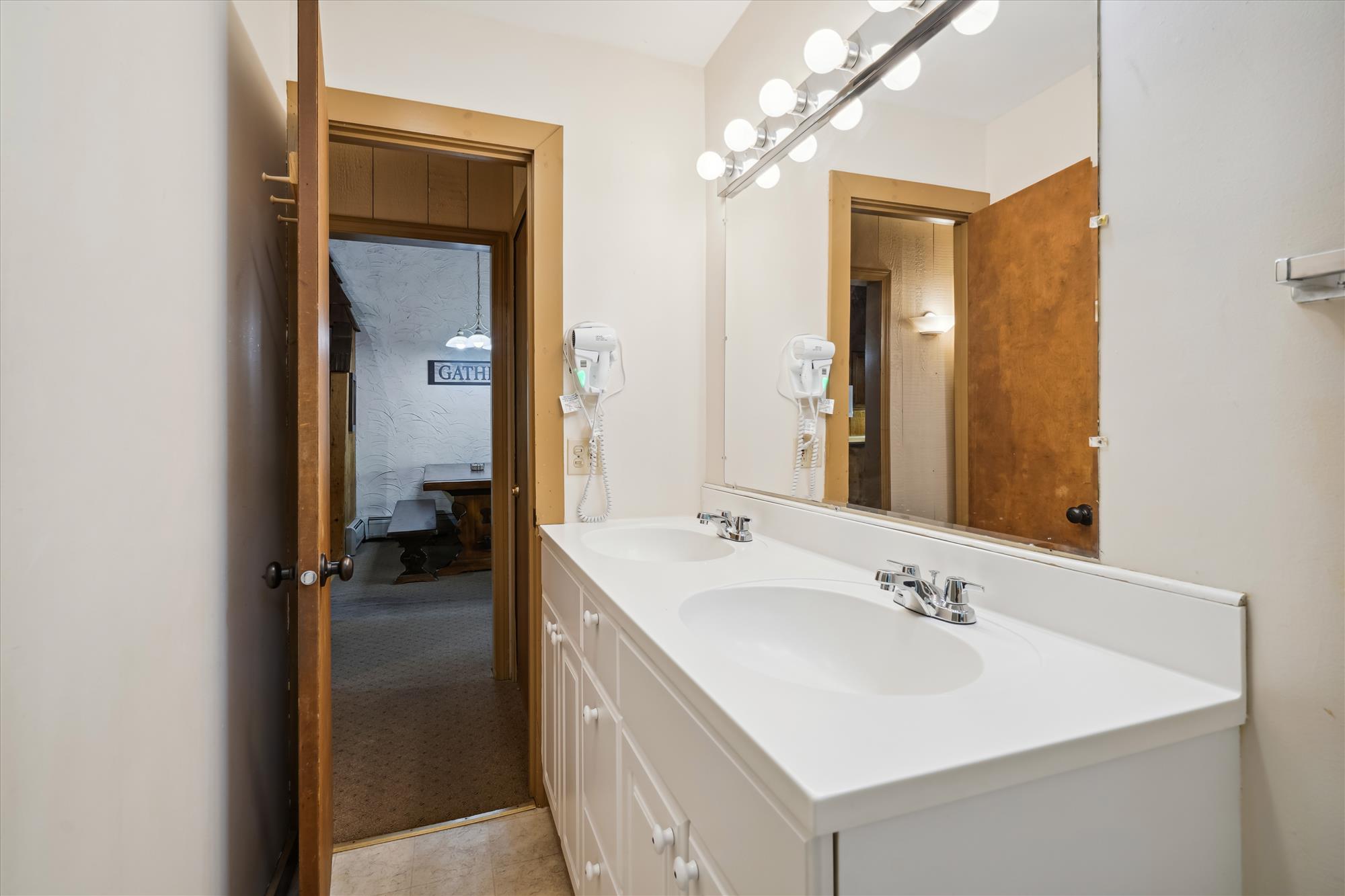 Double Vanity Convenience