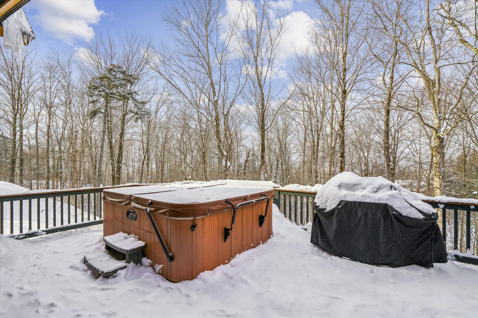 Private Outdoor Hot Tub