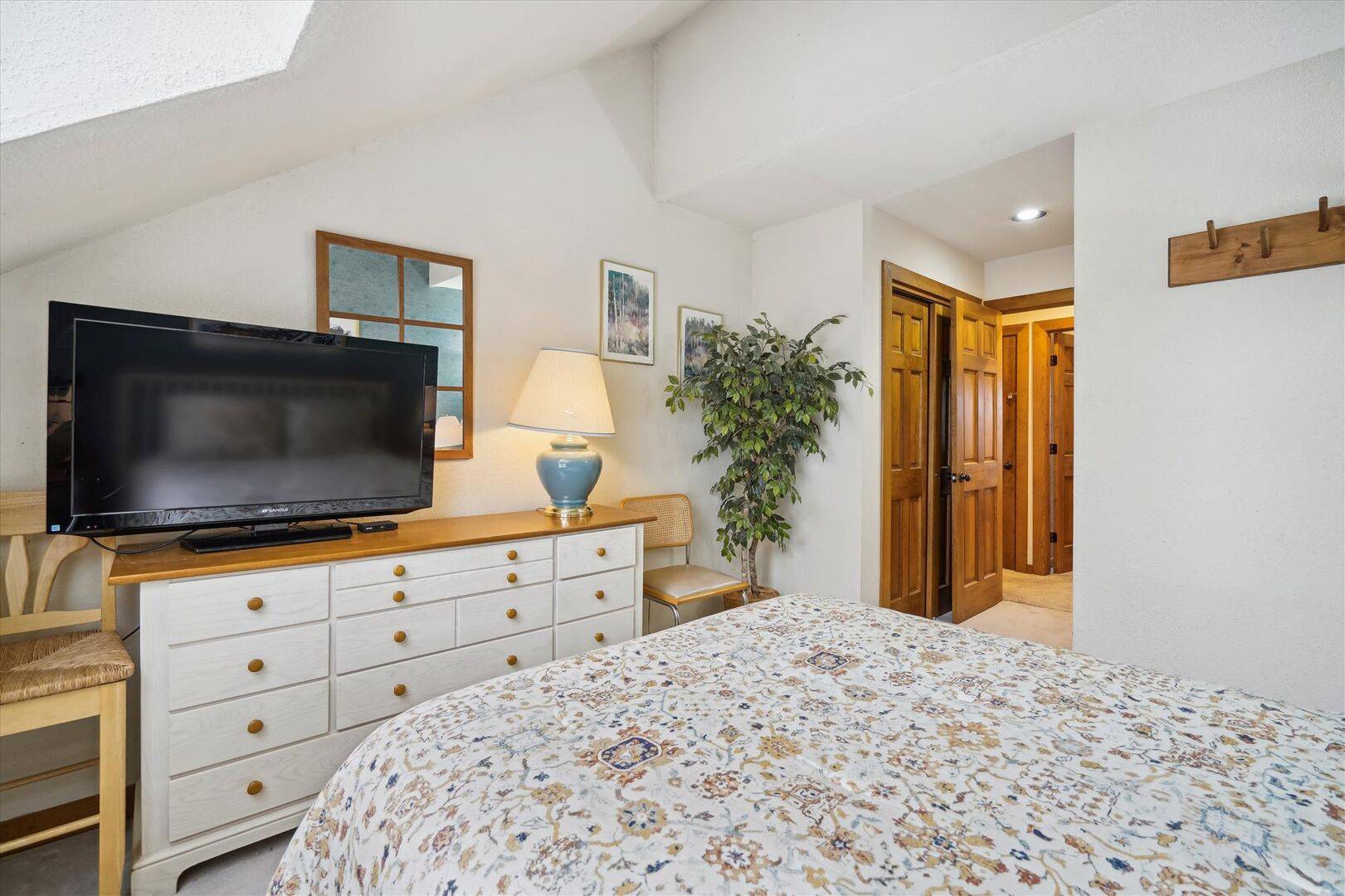 Sunrise Village East Glade B3 | Photo 14