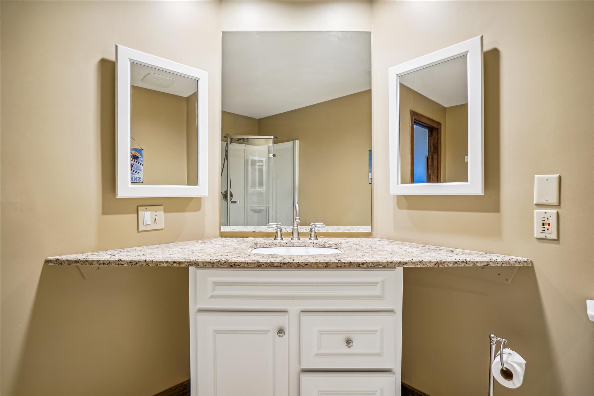 Vanity with Plenty of Space