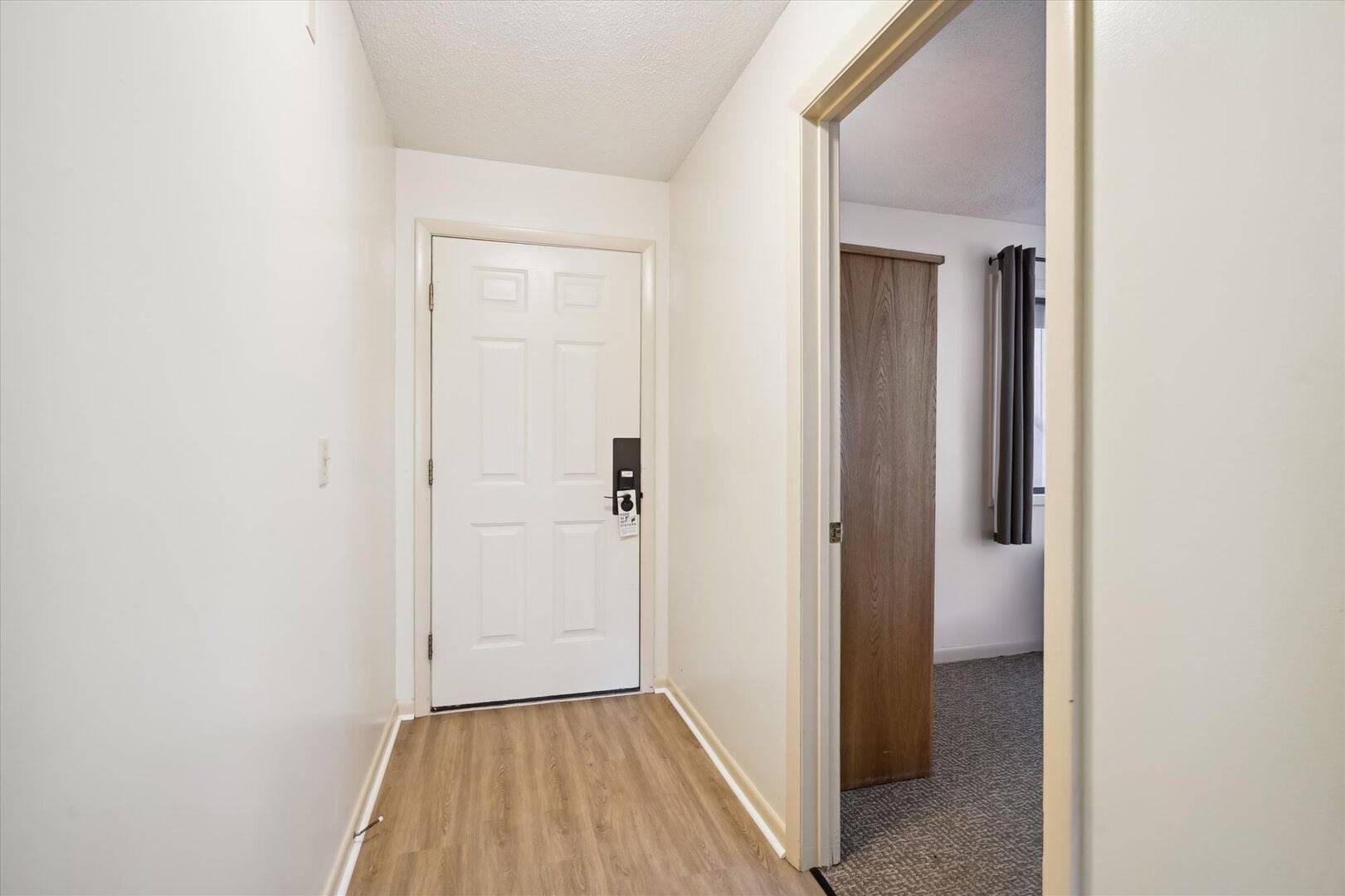 102 Cedarbrook One bedroom Queen Suite | Photo 8